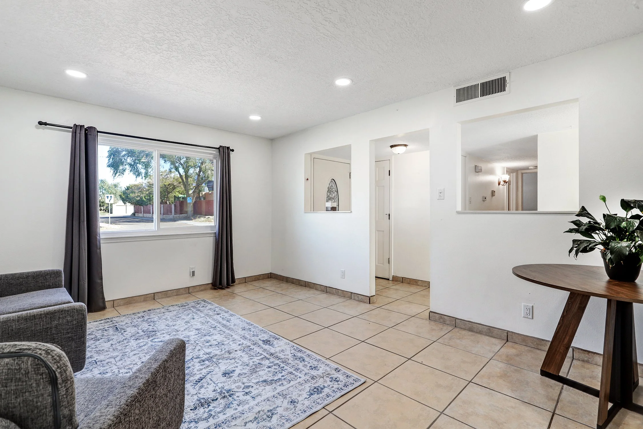 11904 Brentwood Hills Blvd NE-Living Area