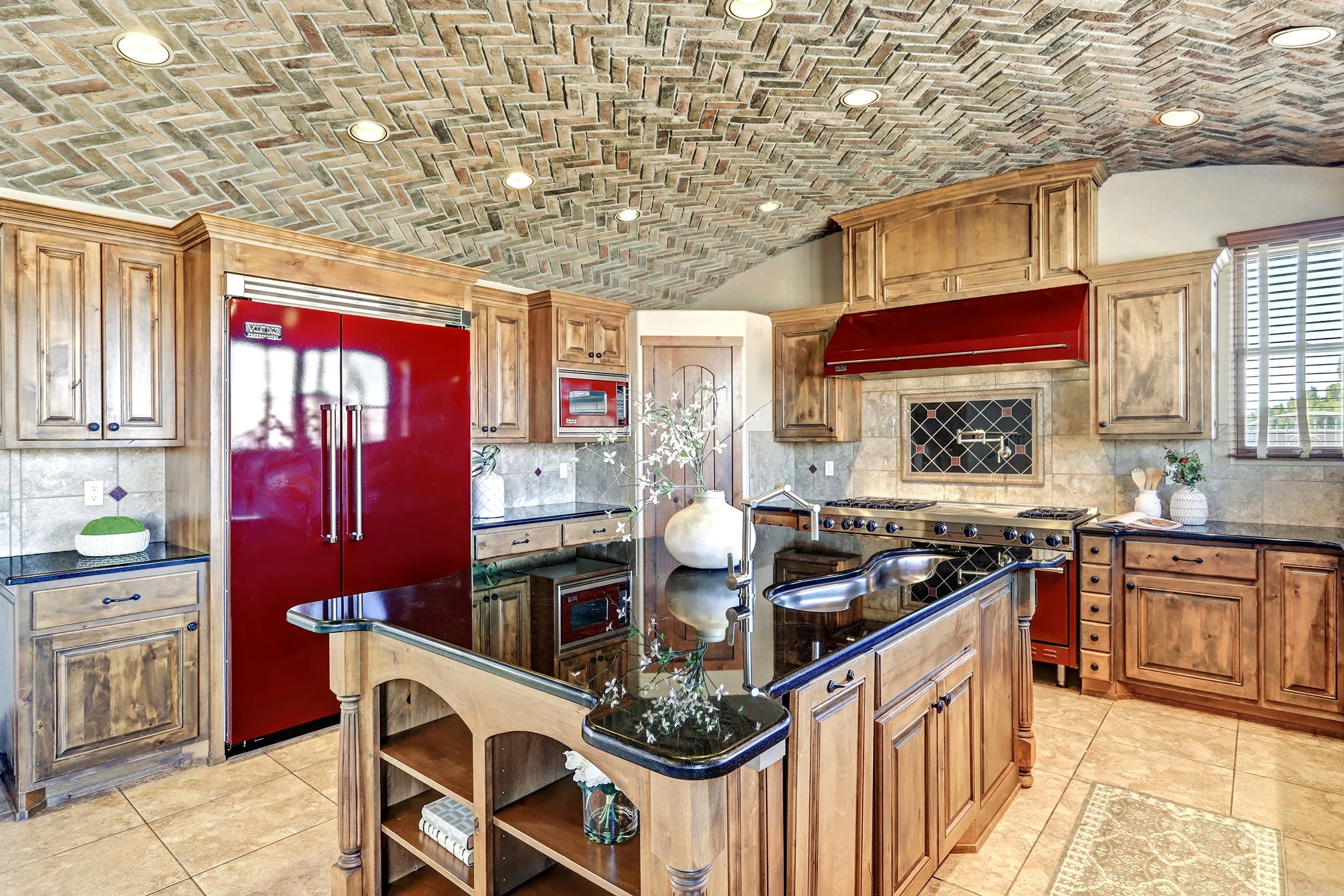 6019 Rooster Point Rd NE-Kitchen