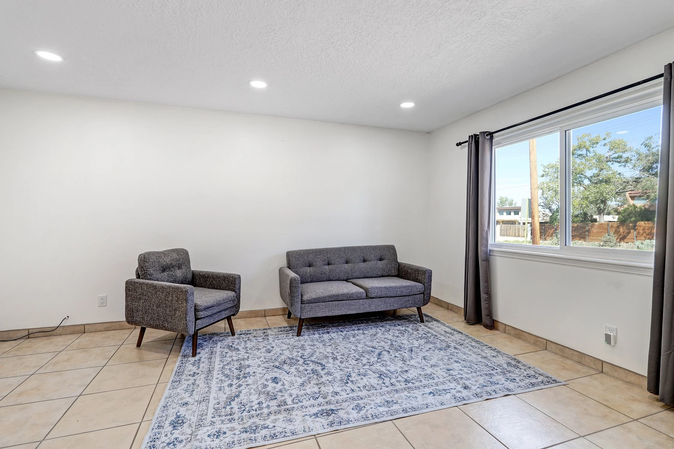 11904 Brentwood Hills Blvd NE-Living Area