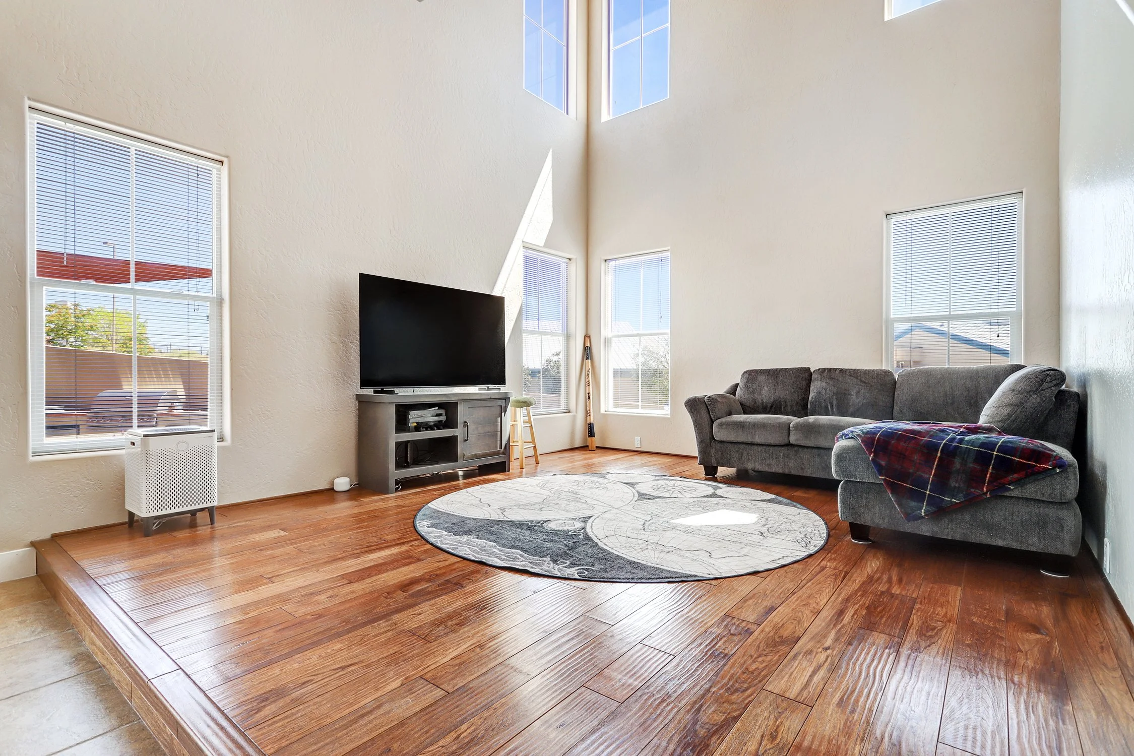 9020 El Ojito Court NW-Living Area