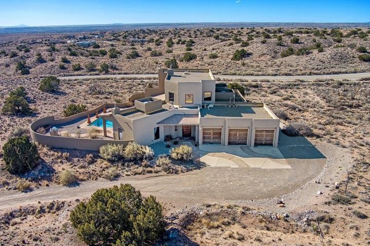 Custom Rachel Matthews Estate in Rio Rancho, New Mexico