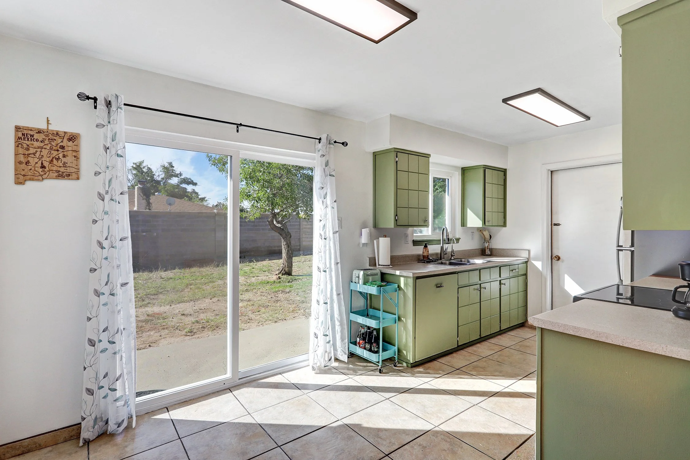 11904 Brentwood Hills Blvd NE-Kitchen