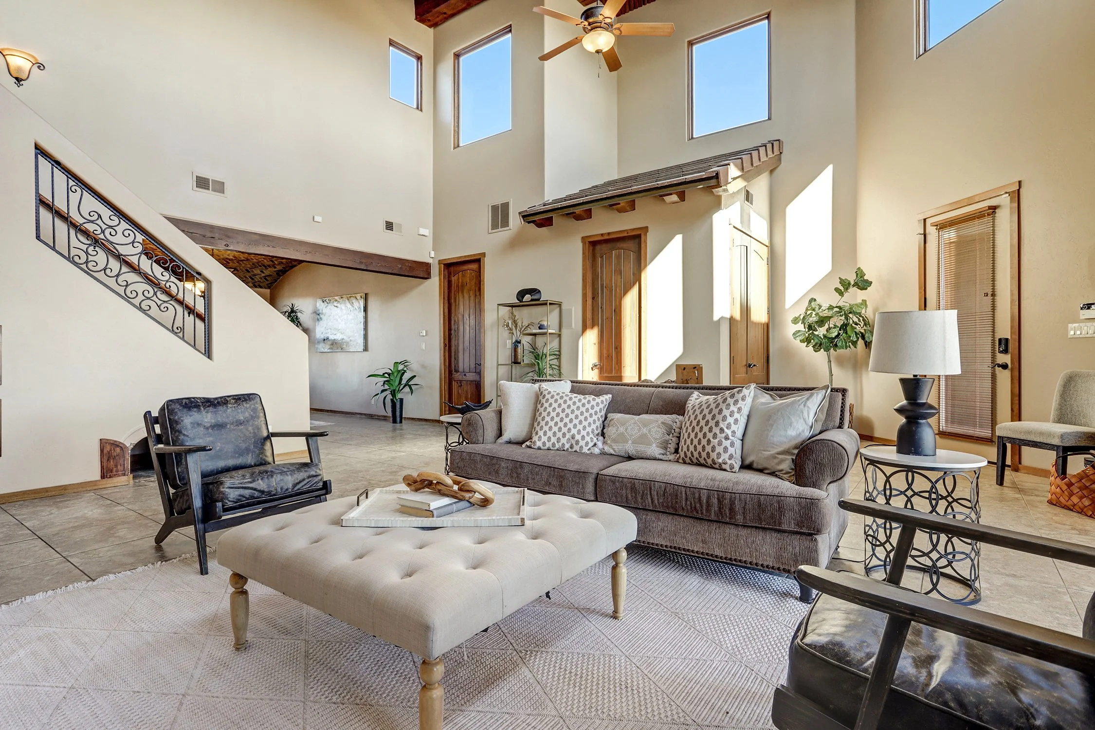 6019 Rooster Point Rd NE-Living Area