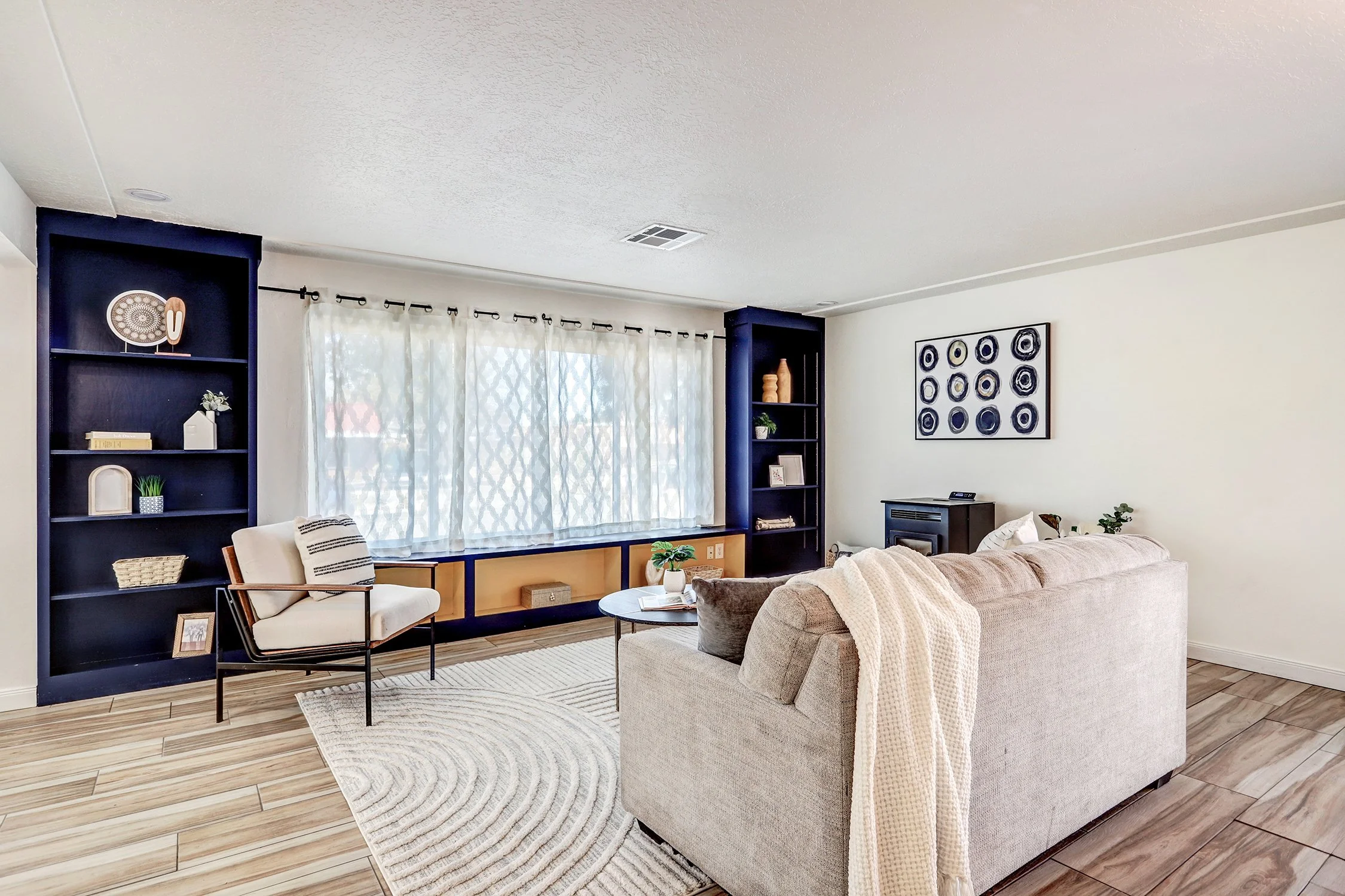 3420 Candlelight Drive NE-Living Area