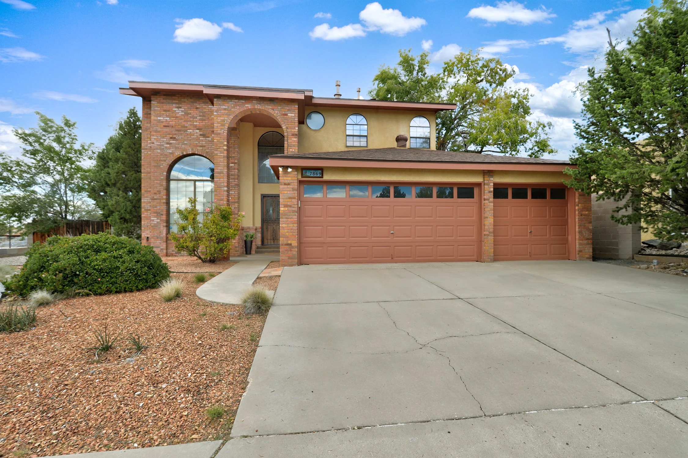 7869 Quintana Drive NE-Exterior