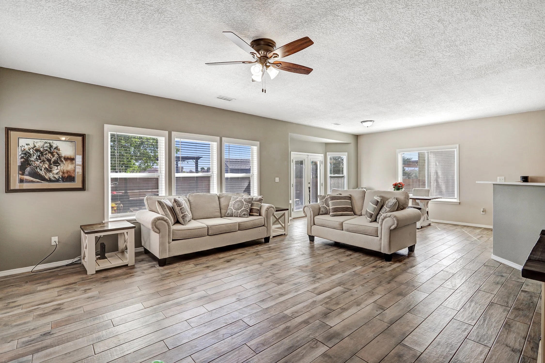 3728 Clear Creek Road NE-Living Area