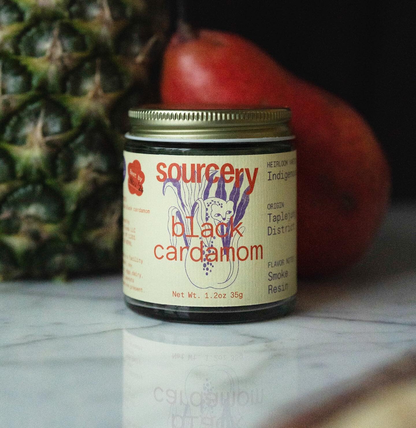 Heirloom Black Cardamom

It&rsquo;s smoky with flavors of camphor and resin, It&rsquo;s one of my favorite spices to play with 🪄

🥘 Black cardamom is used in cooking meats, stews and beans. 
🍸 in cocktails and bitters 
🍦 it plays nice with other 