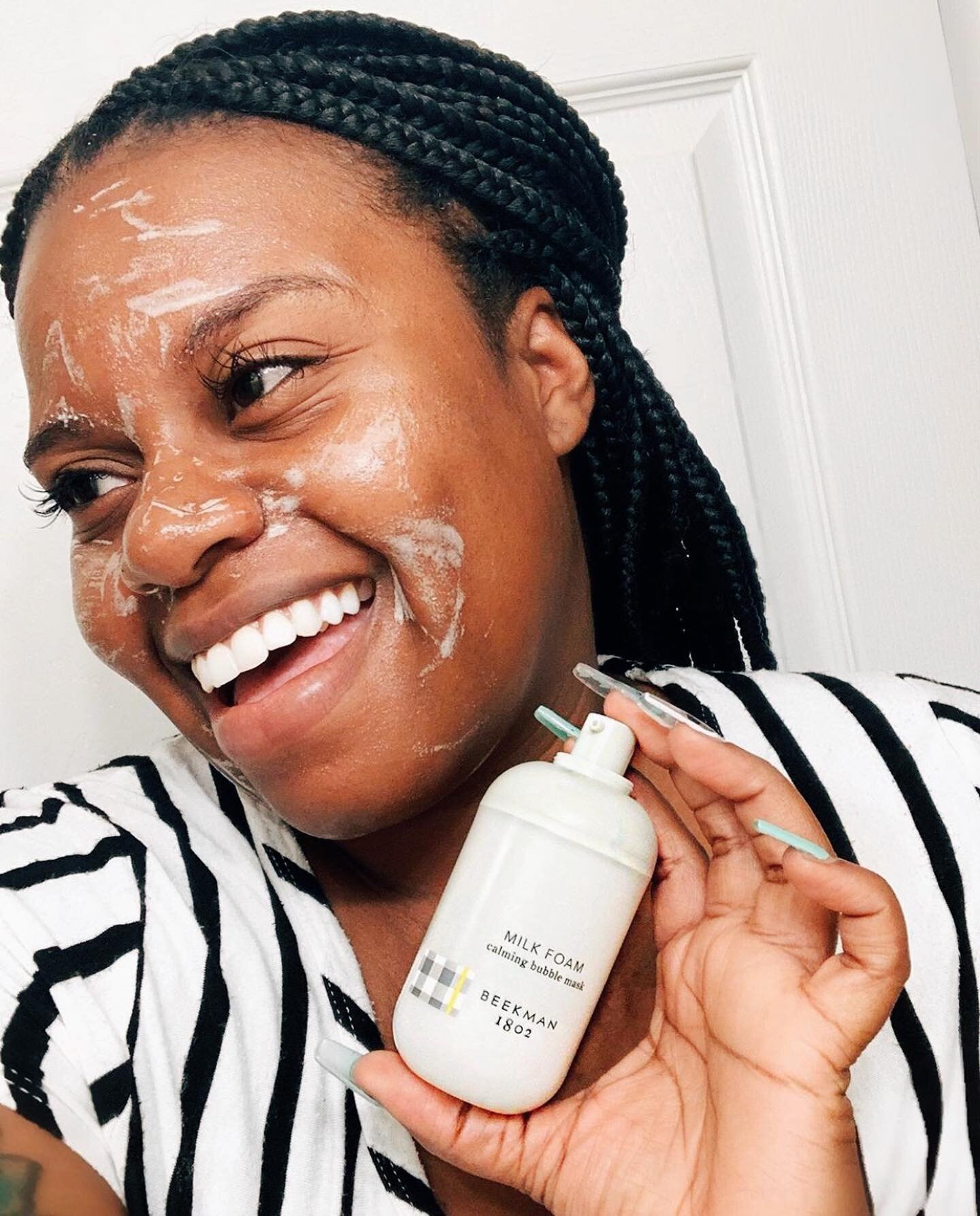 How radiant does Shenika&rsquo;s skin look using @beekman1802&rsquo;s milk foam calming bubble mask?! 🥰

Oxygen bubbles, an active botanical blend, and their proprietary triple milk complex help to instantly calm, soothe and hydrate 🌿

@shades_of_b