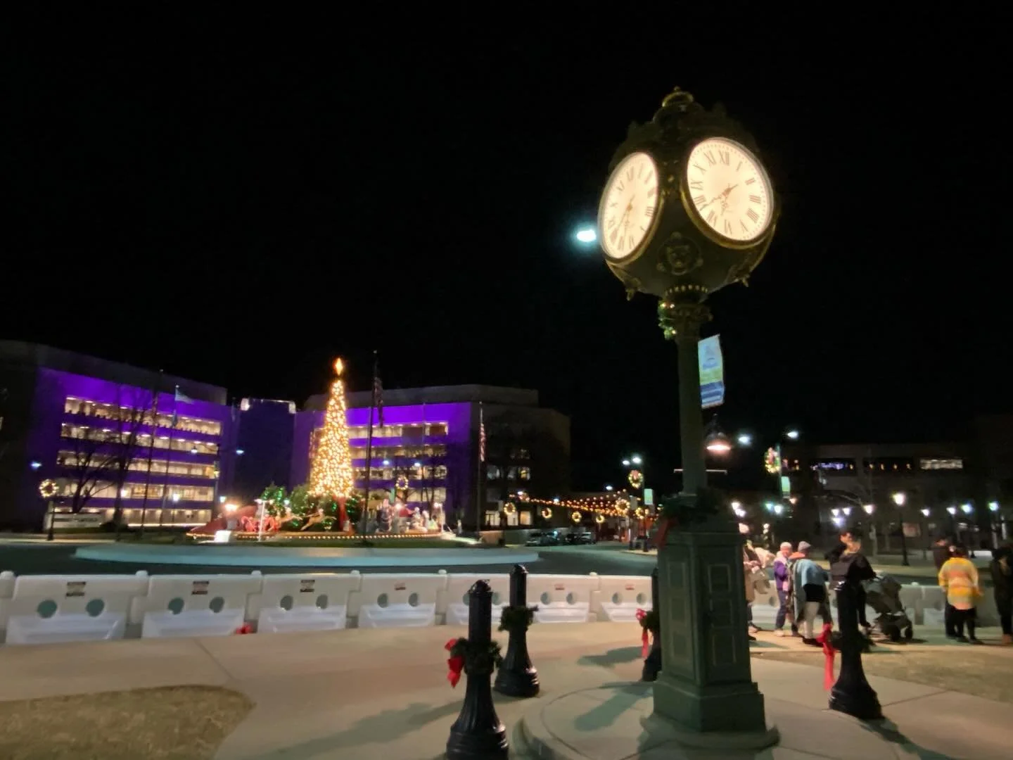 Am I in a Hallmark movie?! Nope. At least not this year, haha. It&rsquo;s my favorite hometown tradition&mdash;The Christkindlmarket! ❤️🎄