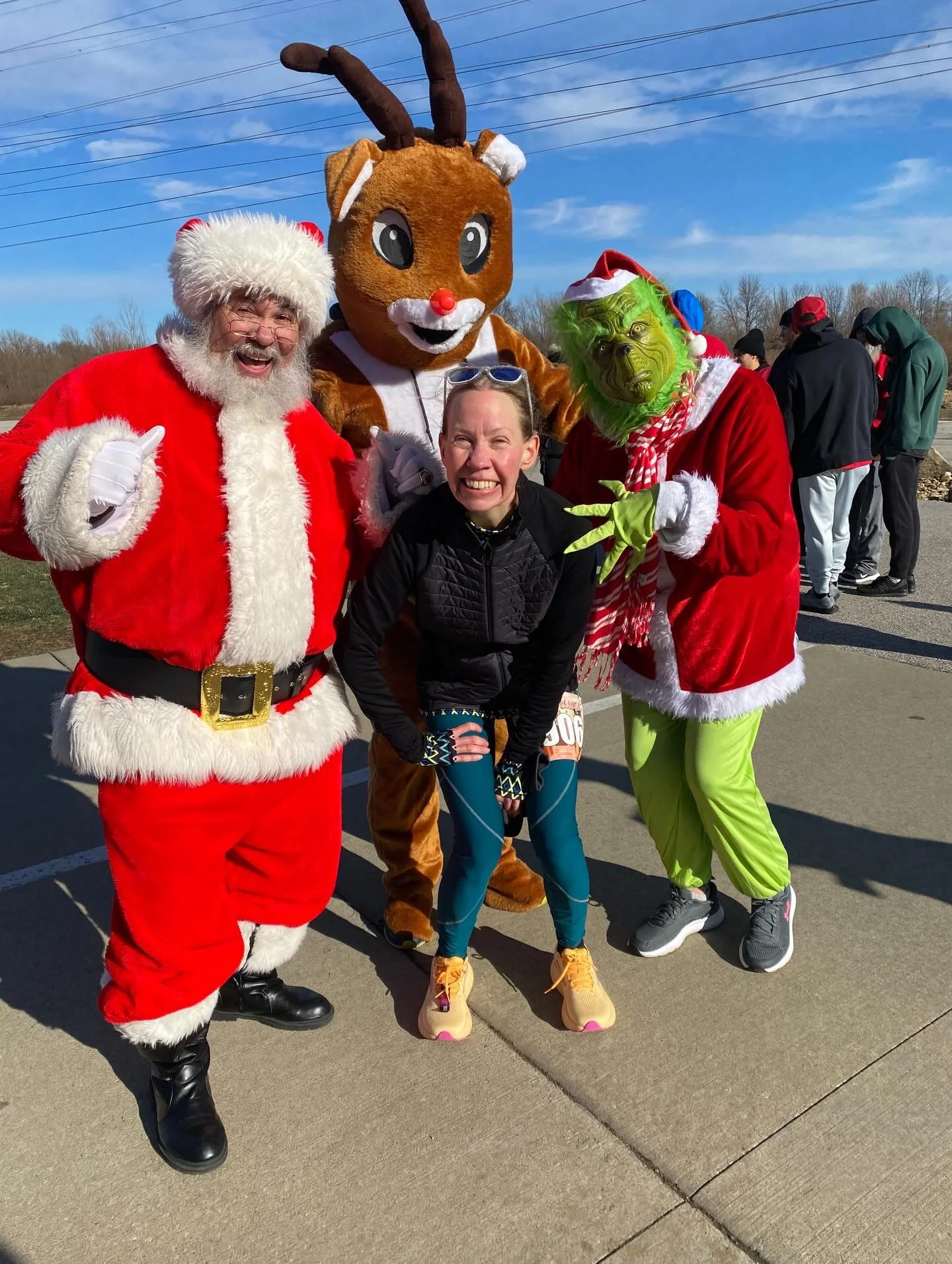 On Sunday, I hung out with all the classic Christmas players before they do their thang on Christmas Eve! 🎁 And I also ran a 12k. 😉 

Merry Christmas Eve and Happy &lsquo;Festivus for the rest of us!&rsquo; 

#candycanecourse #stl #samta #thegrinch