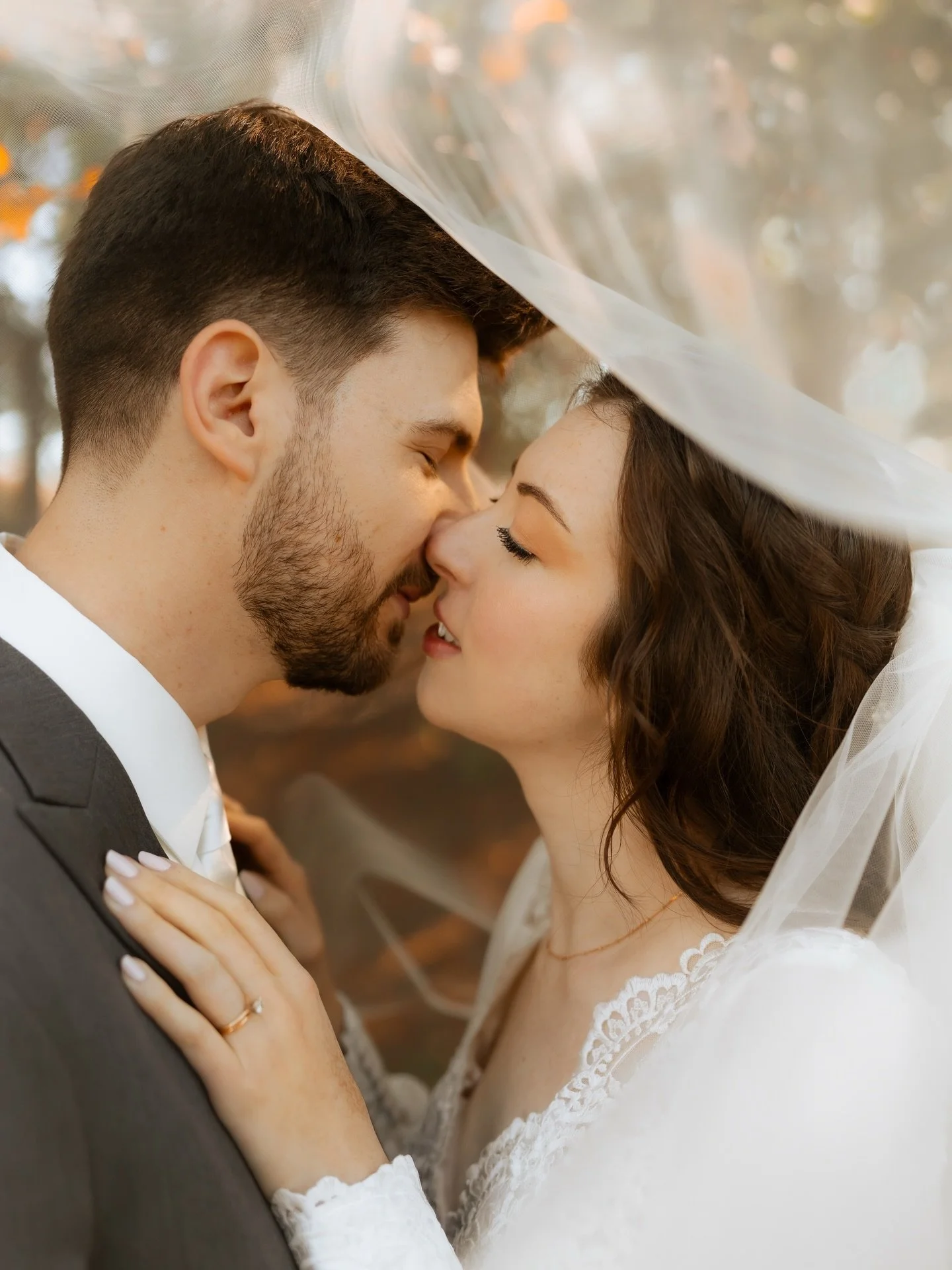 Dreaming of sun flares, speckled light, and warm vibes ☕️

📸 @jv_films_photo 
📍 @visitsyracuse 
🤵🏻 @tuxedojunction 
👰🏻 @spybabybridal 
🪮 @meanttobee_bridal 
💋 @leannerameyartistry 

🏷️ Upstate New York wedding Photographer Videographer Weddi