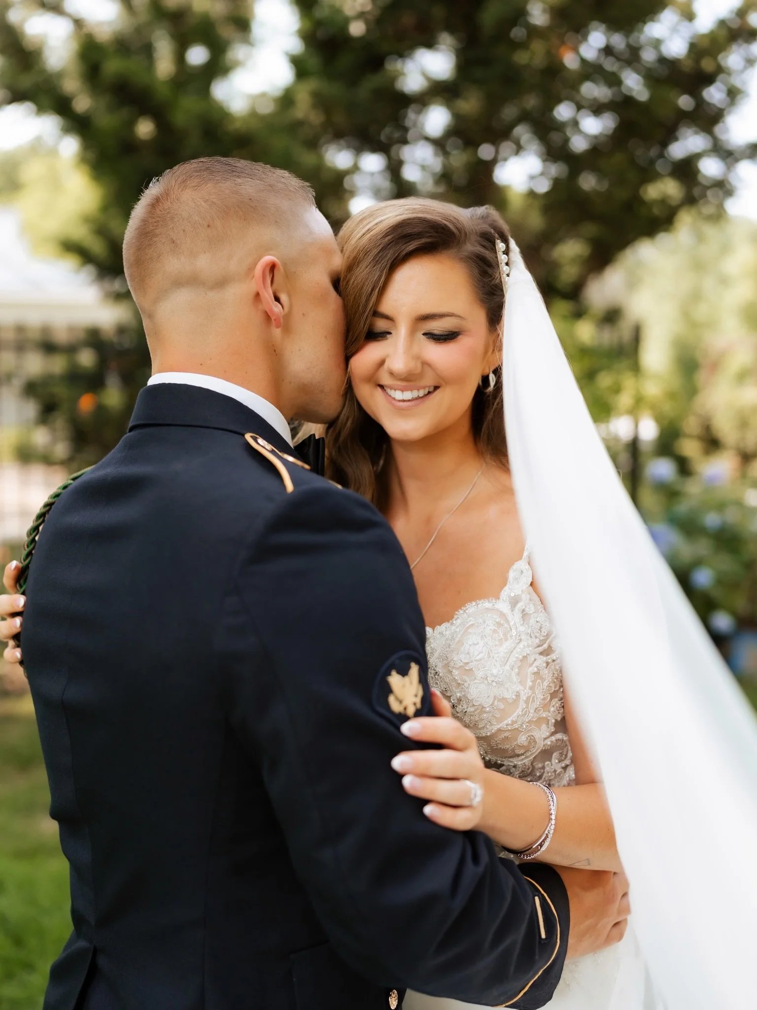 Gearing you for wedding season and revisiting some of my favorite 2025 frames 🫶🏼 Still dreaming of Adam and G&rsquo;s summer wedding at the gorgeous @mansionwhitehall 📸

📸 Photography: @jv_films_photo 
📍 Venue: @mansionwhitehall 
🎥 Videography: