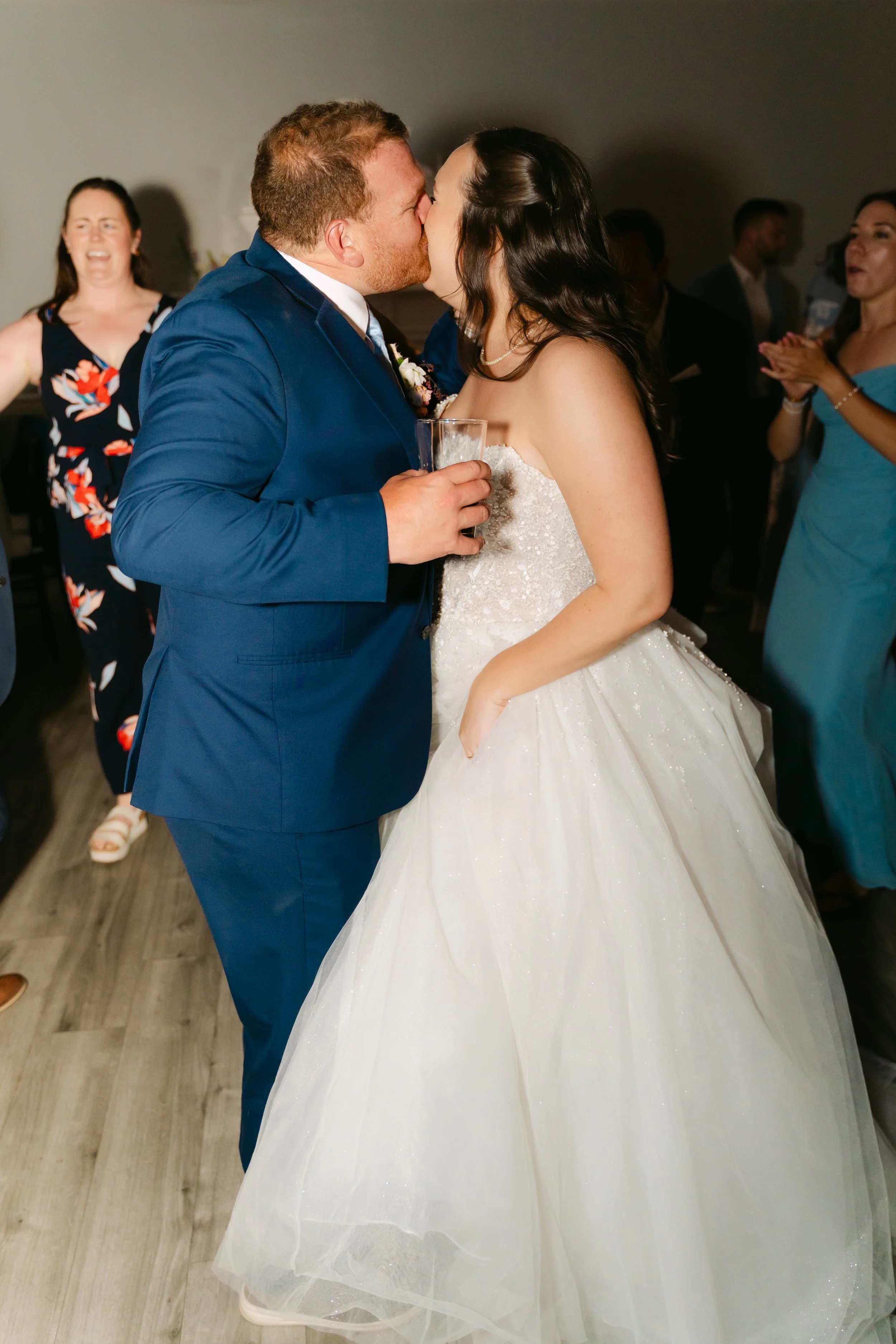 HannahRory-MansionAtKeukaLake-UpstateNYWedding-02983.jpg