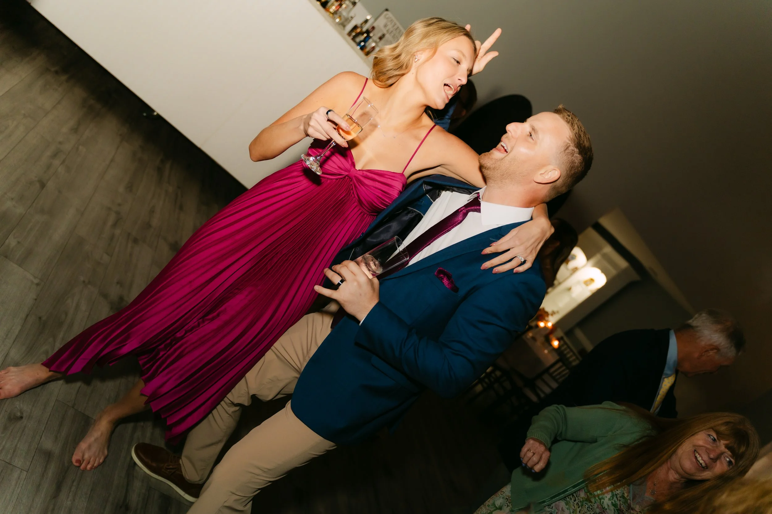 MansionatKeukaLakeNYSWedding_Long-Reception-02907.jpg