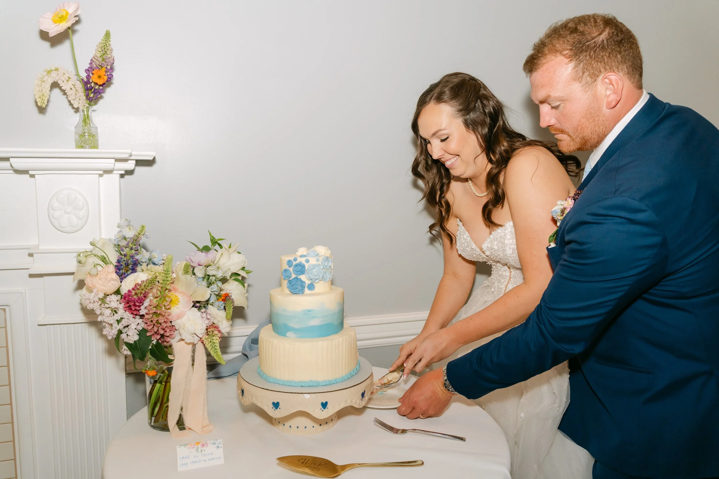 MansionatKeukaLakeNYSWedding_Long-Reception-01789.jpg