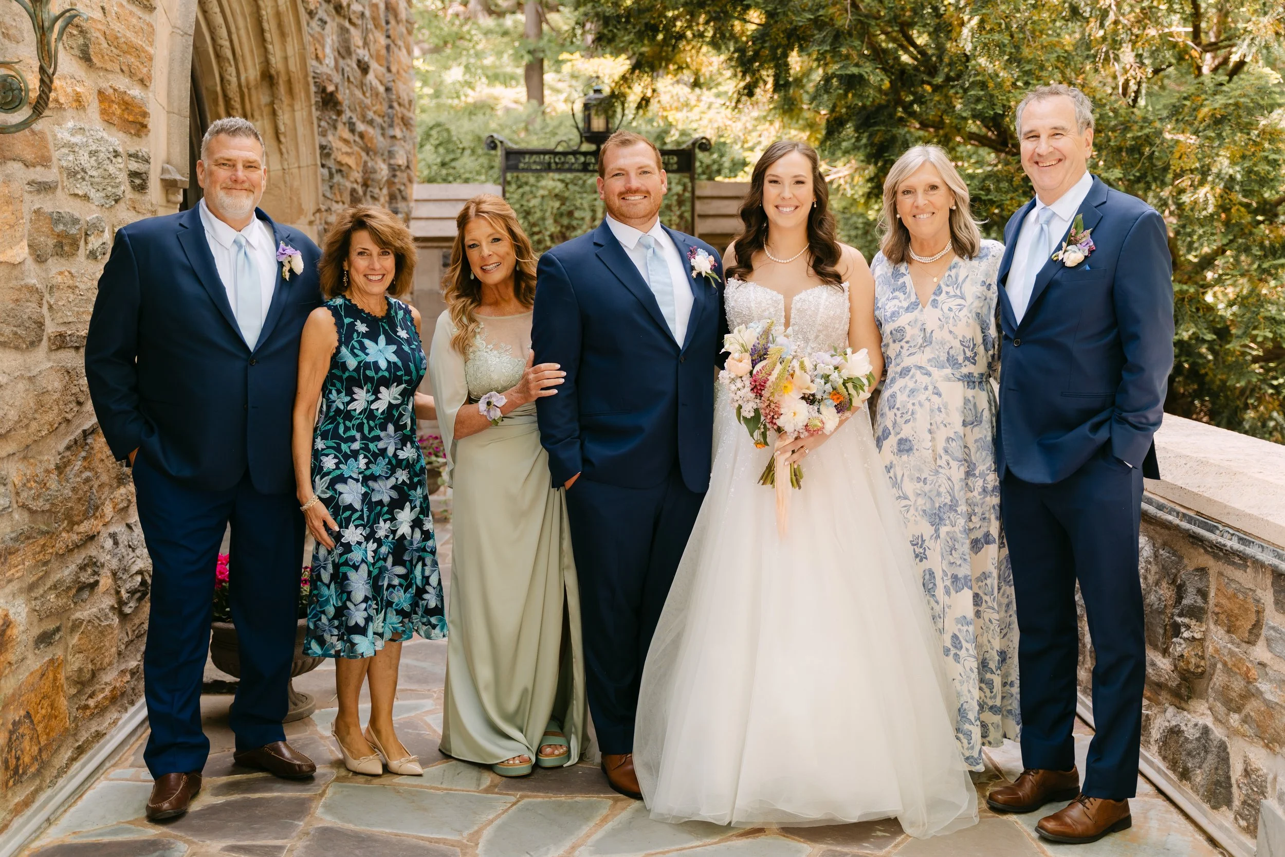 MansionatKeukaLakeNYSWedding_Long-09157.jpg