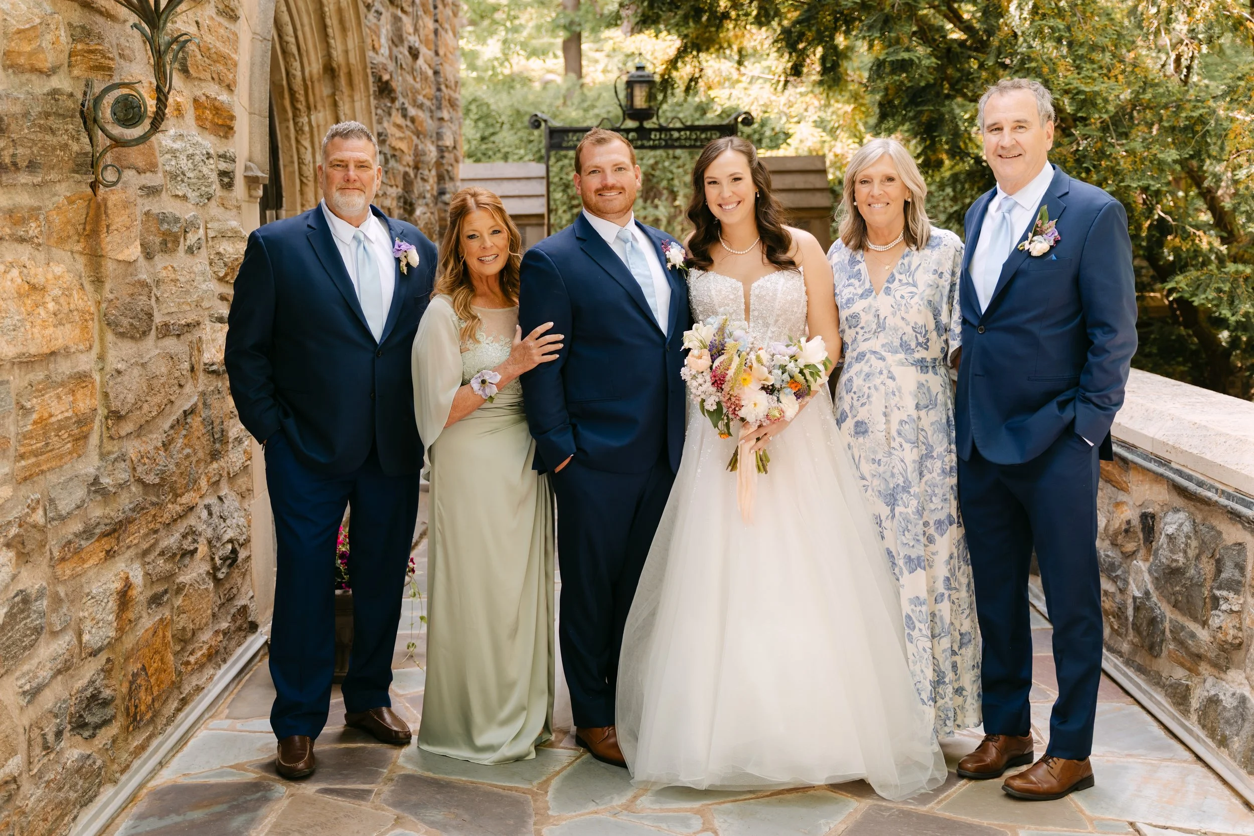 MansionatKeukaLakeNYSWedding_Long-09152.jpg