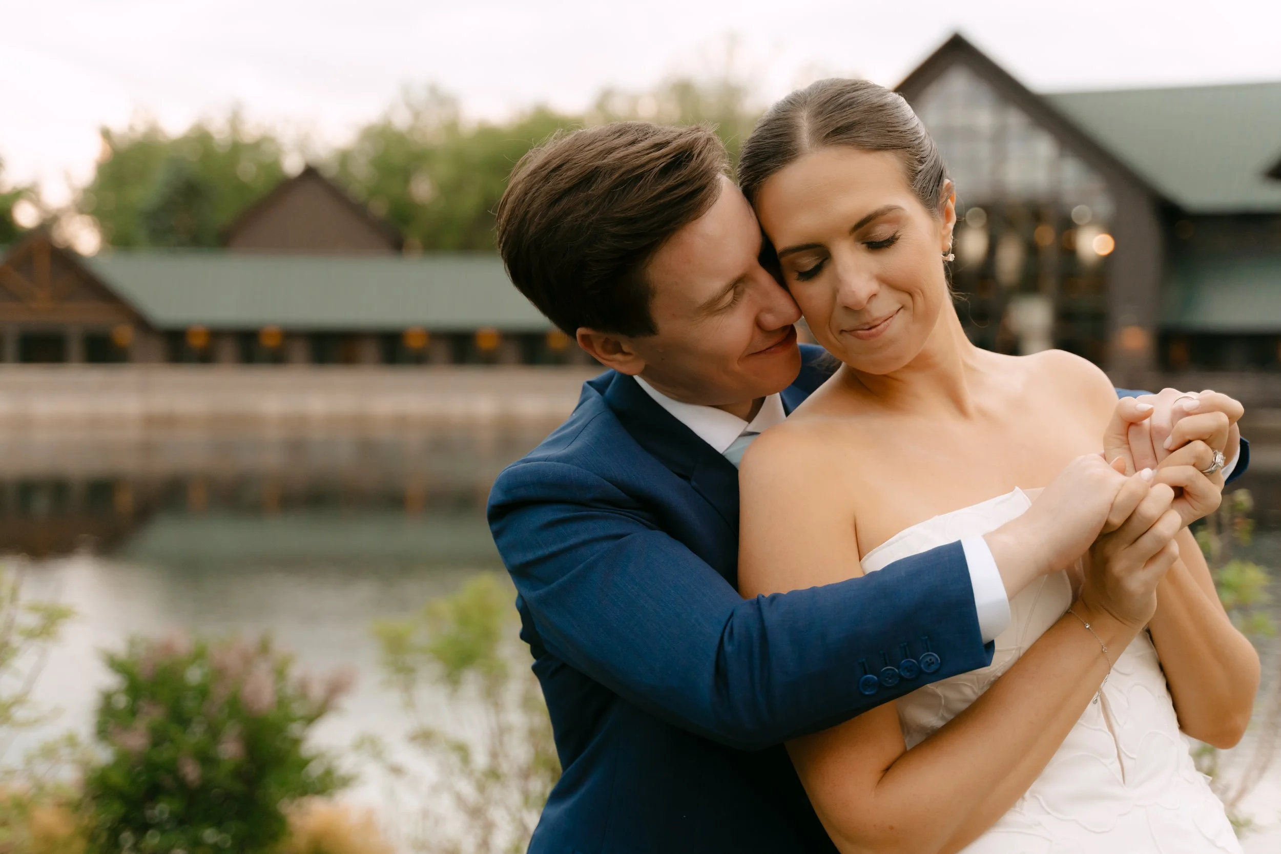 ZimmermanWedding_TheLodgeSkaneatelesNY-1630.jpg