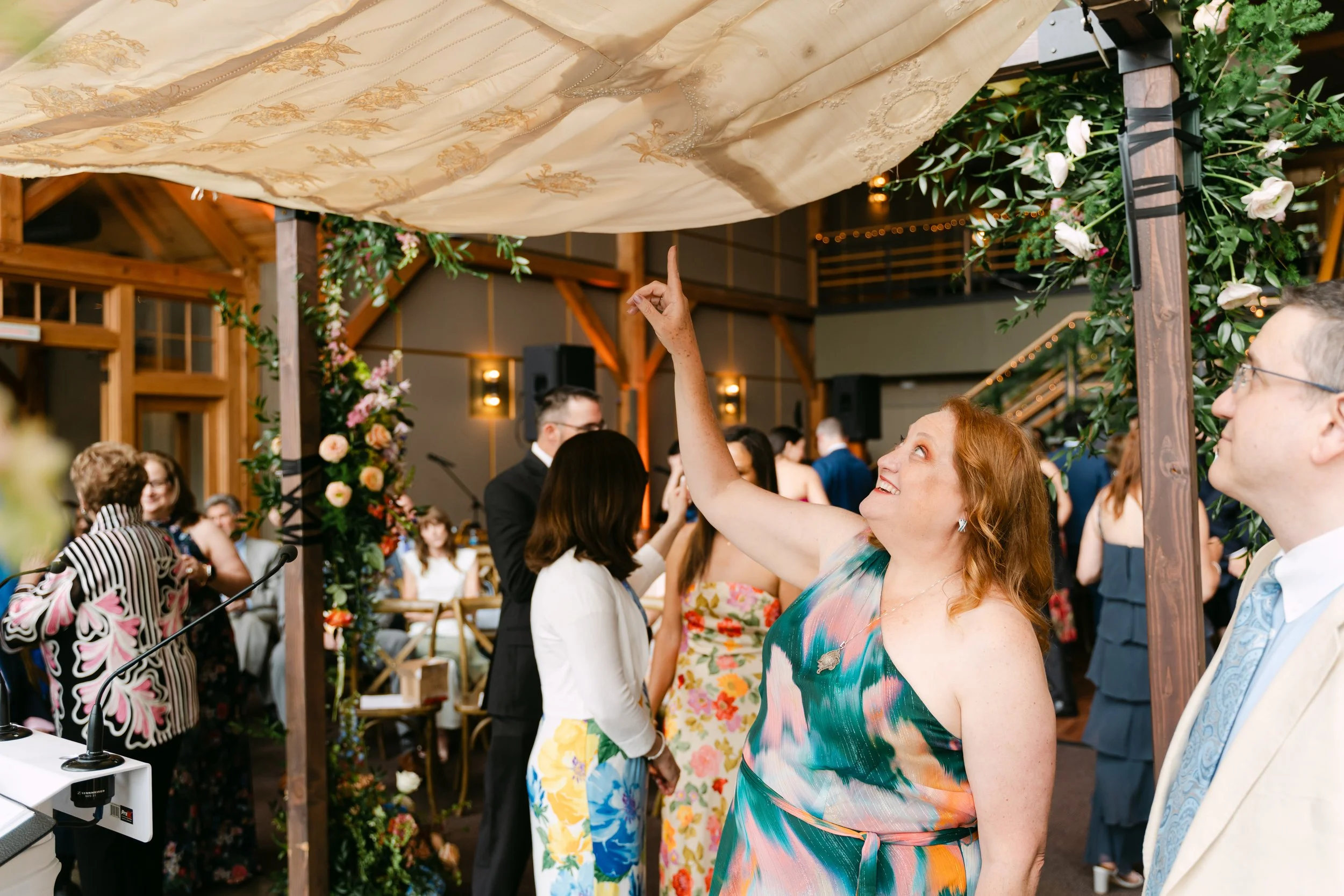 E+J_AllynLodgeatSkaneatelesFieldsNYSWedding-559.jpg