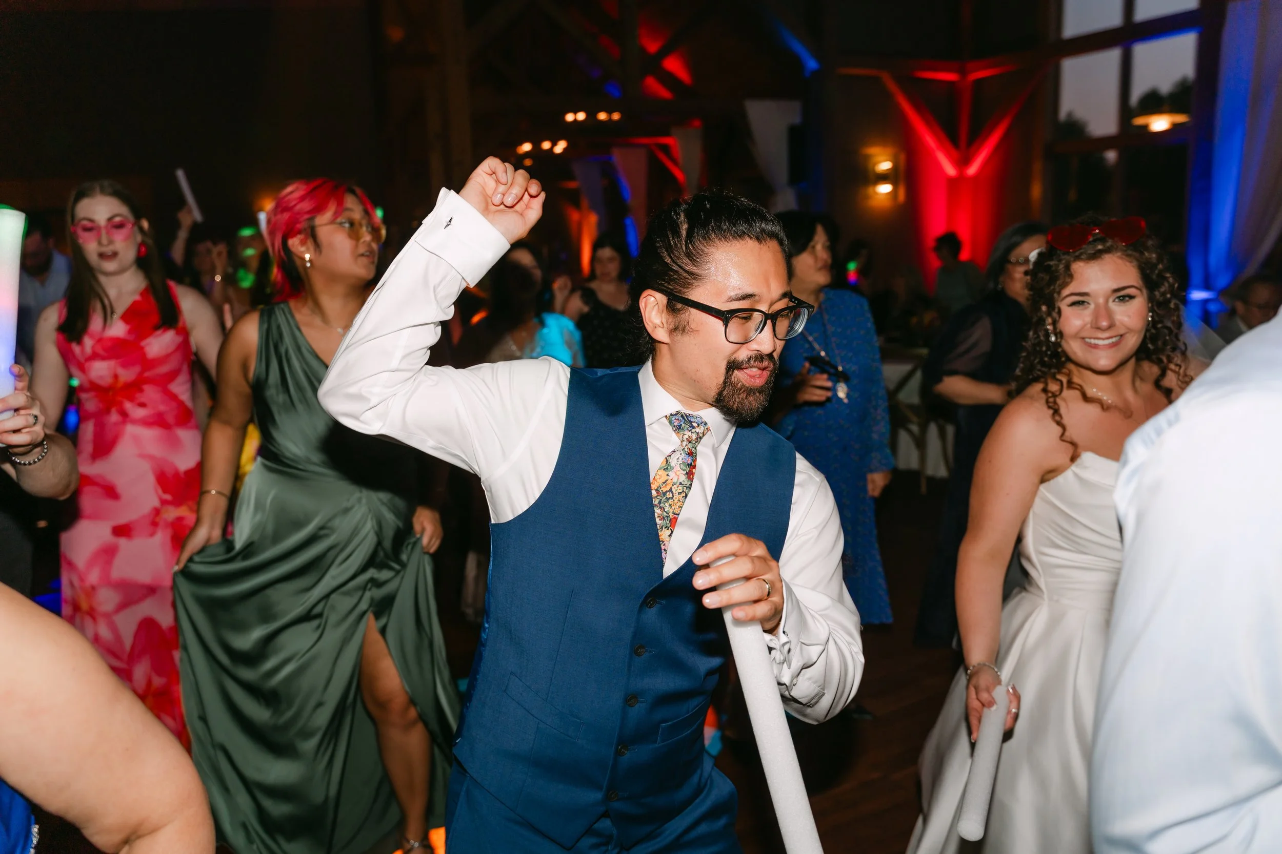 TheLodgeSkaneateles_R+CWedding-09165.jpg