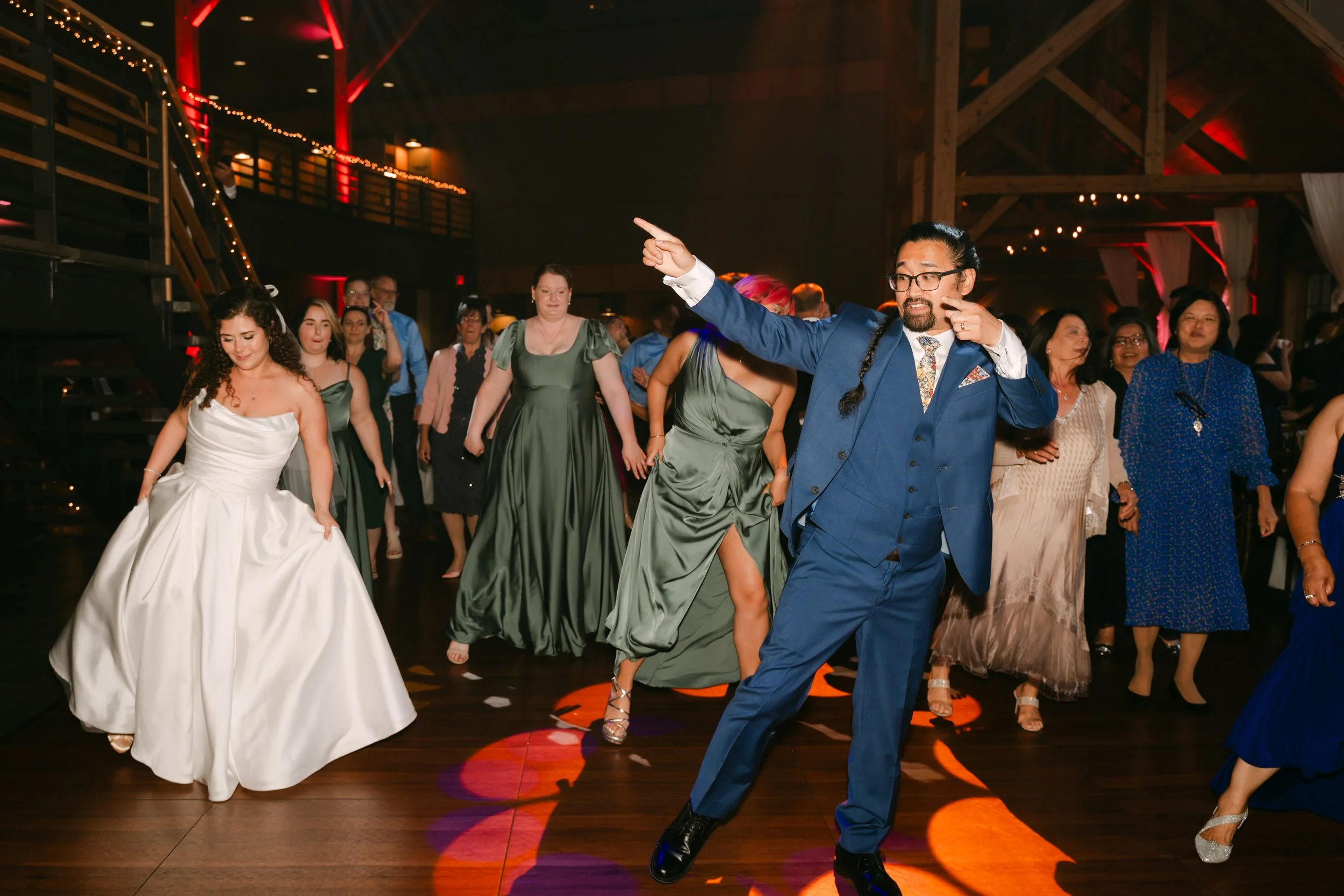 TheLodgeSkaneateles_R+CWedding-07912.jpg
