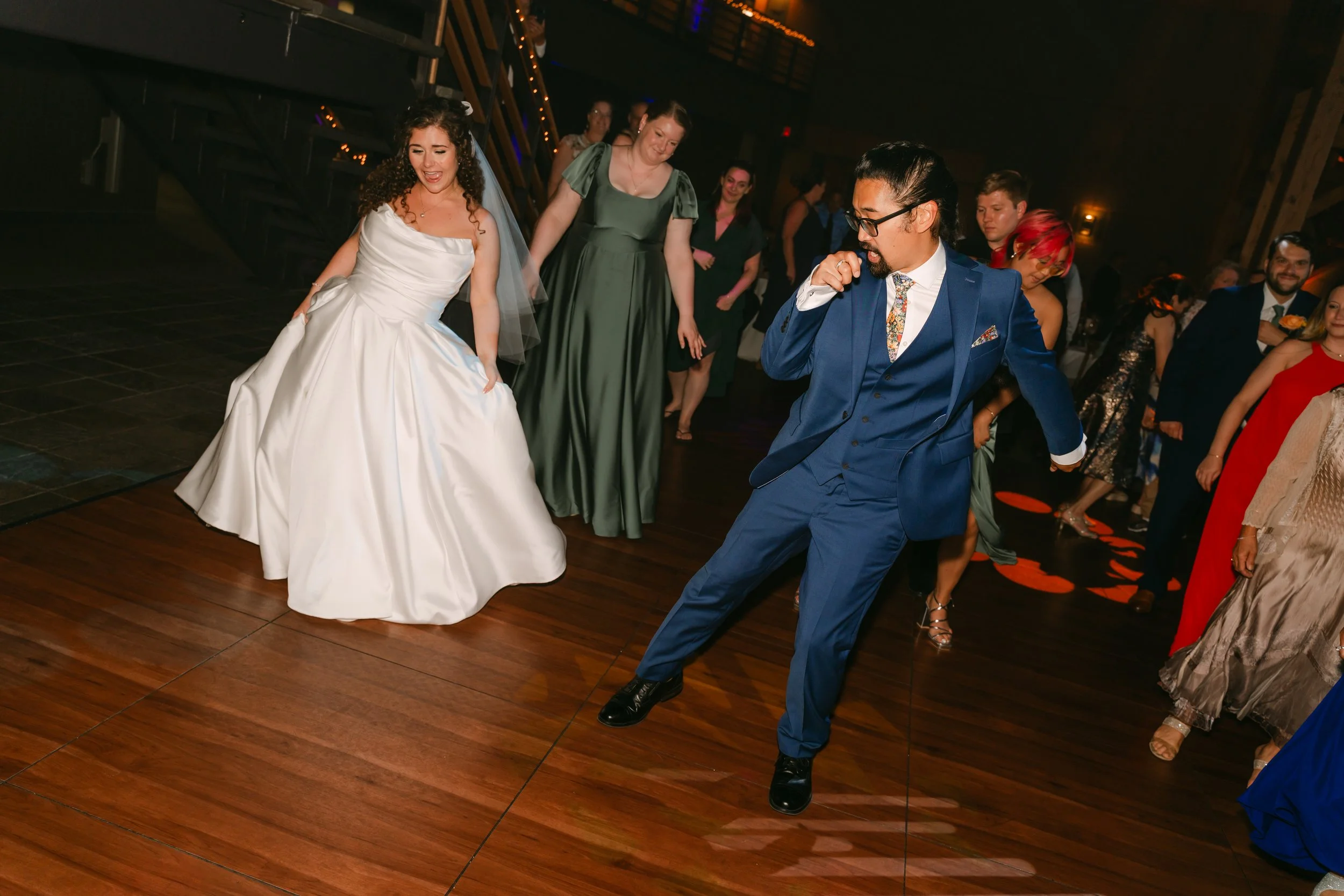 TheLodgeSkaneateles_R+CWedding-07852.jpg