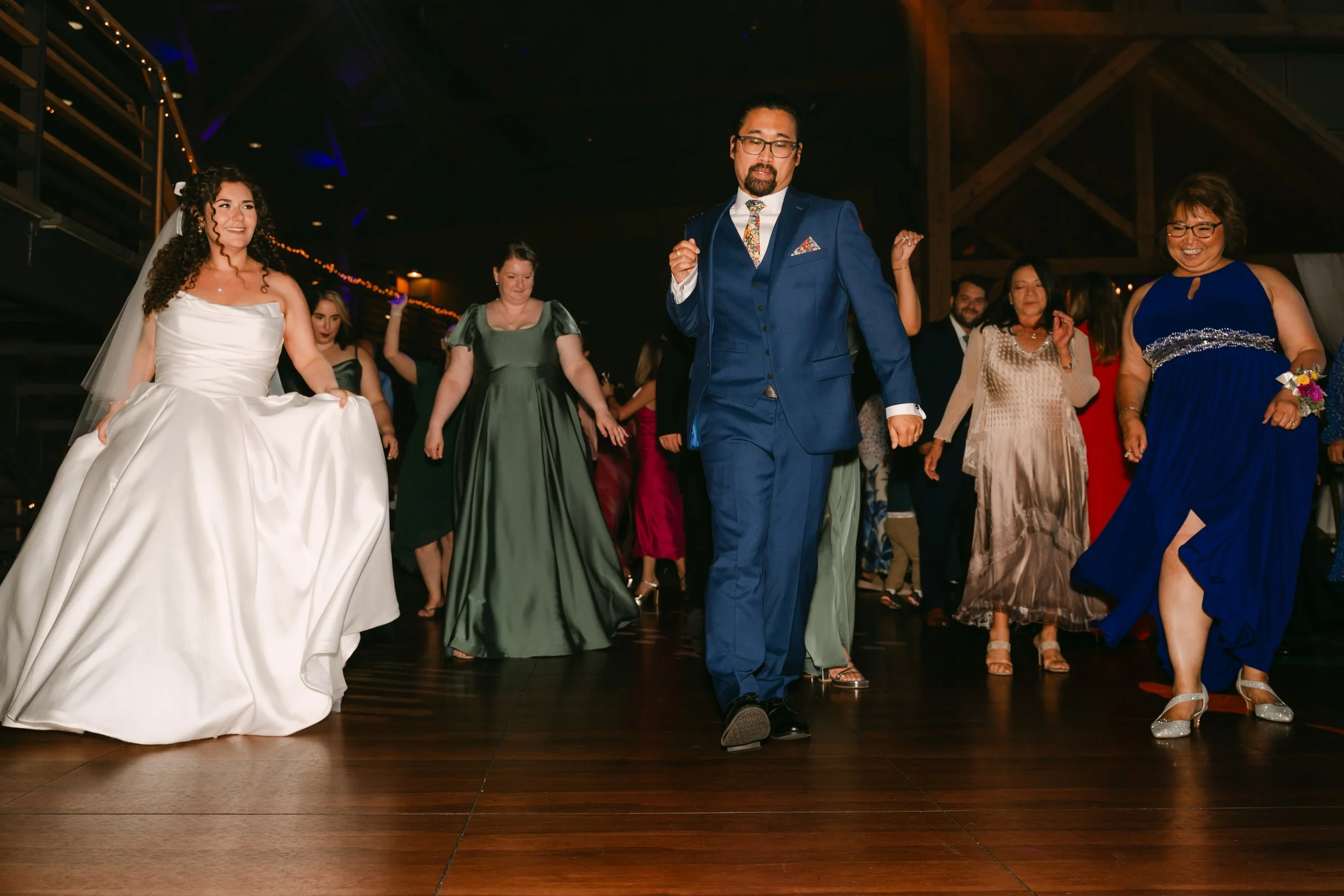TheLodgeSkaneateles_R+CWedding-07867.jpg