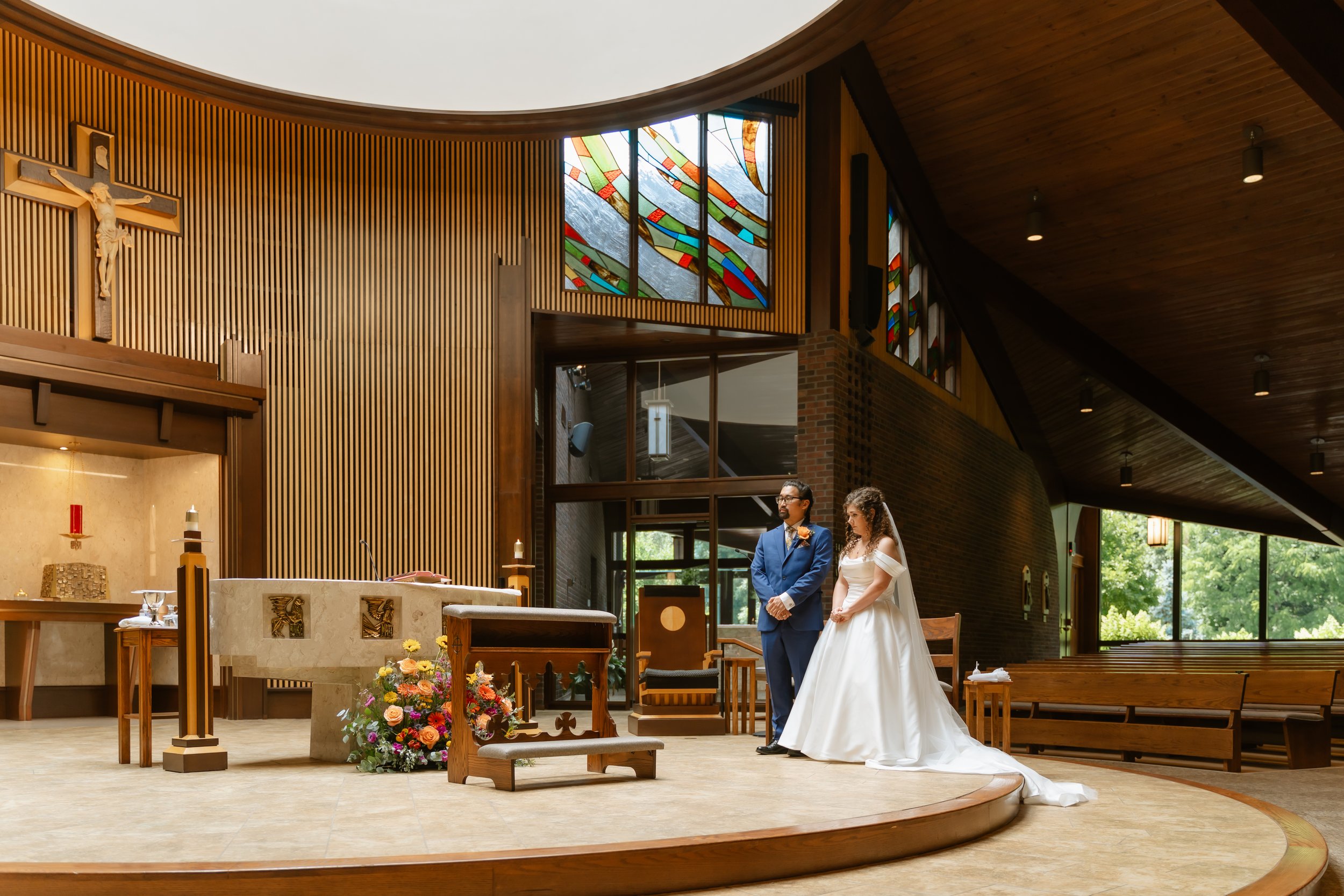 TheLodgeSkaneateles_R+CWedding-03946.jpg