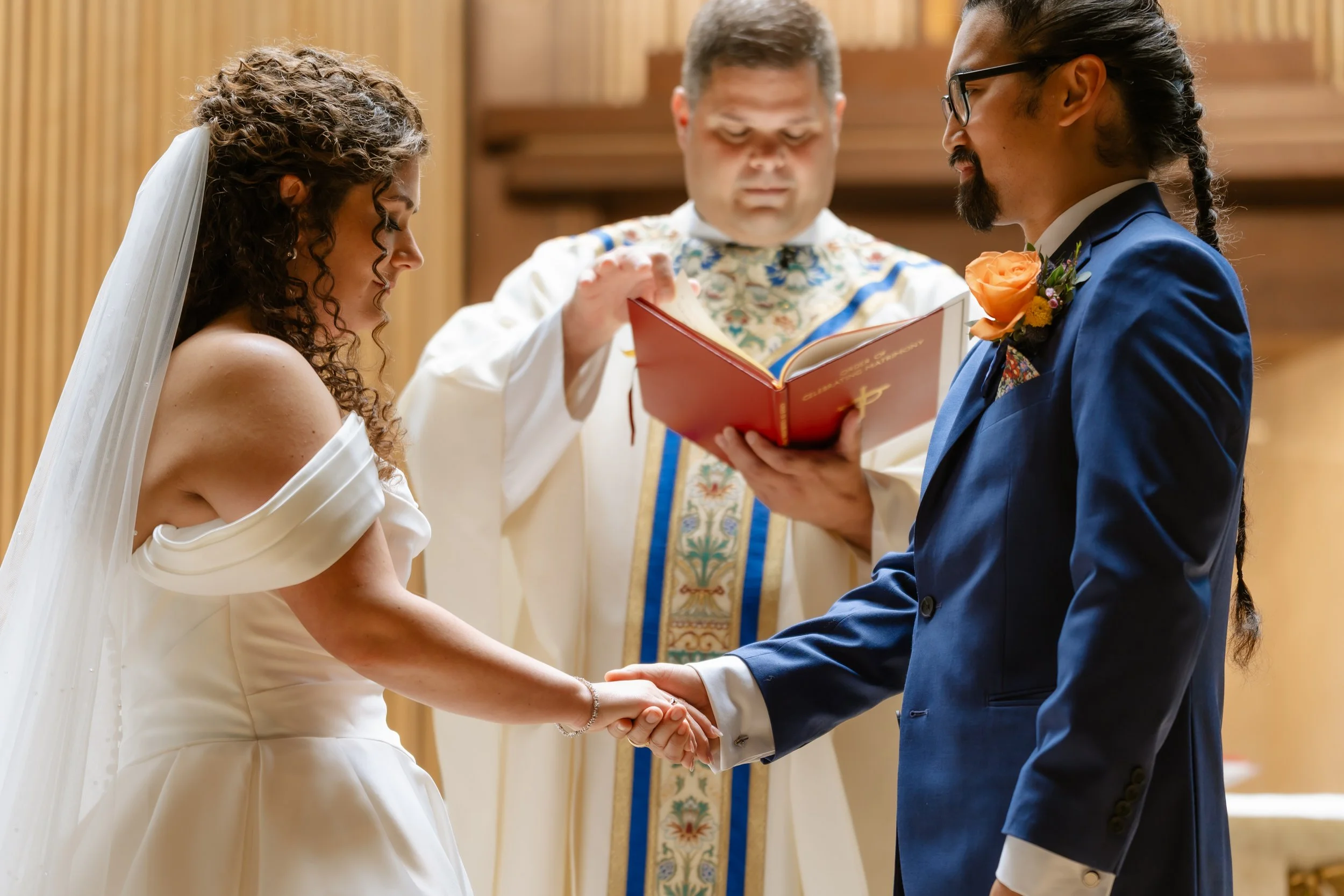 TheLodgeSkaneateles_R+CWedding-06023.jpg