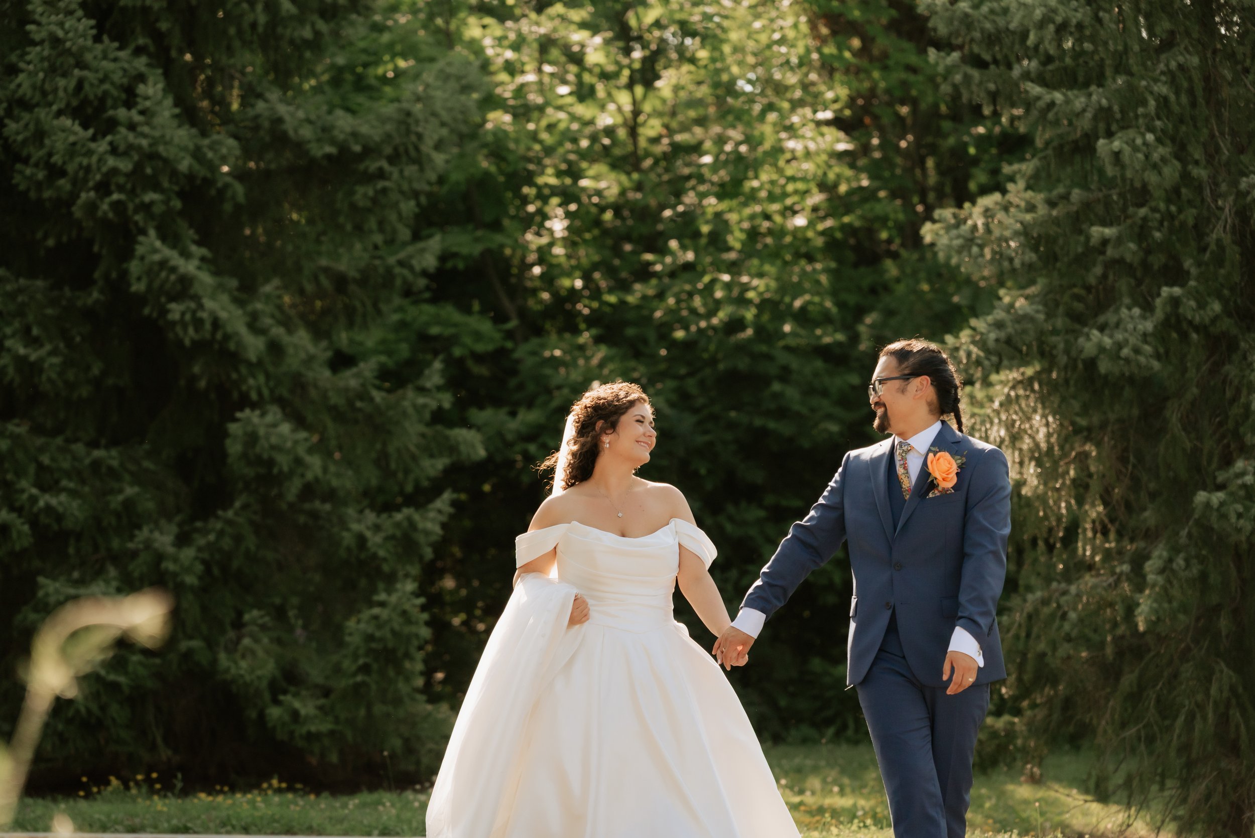 R+C_SyracuseNYWedding_AllynLodgeSkaneateles-06837.jpg