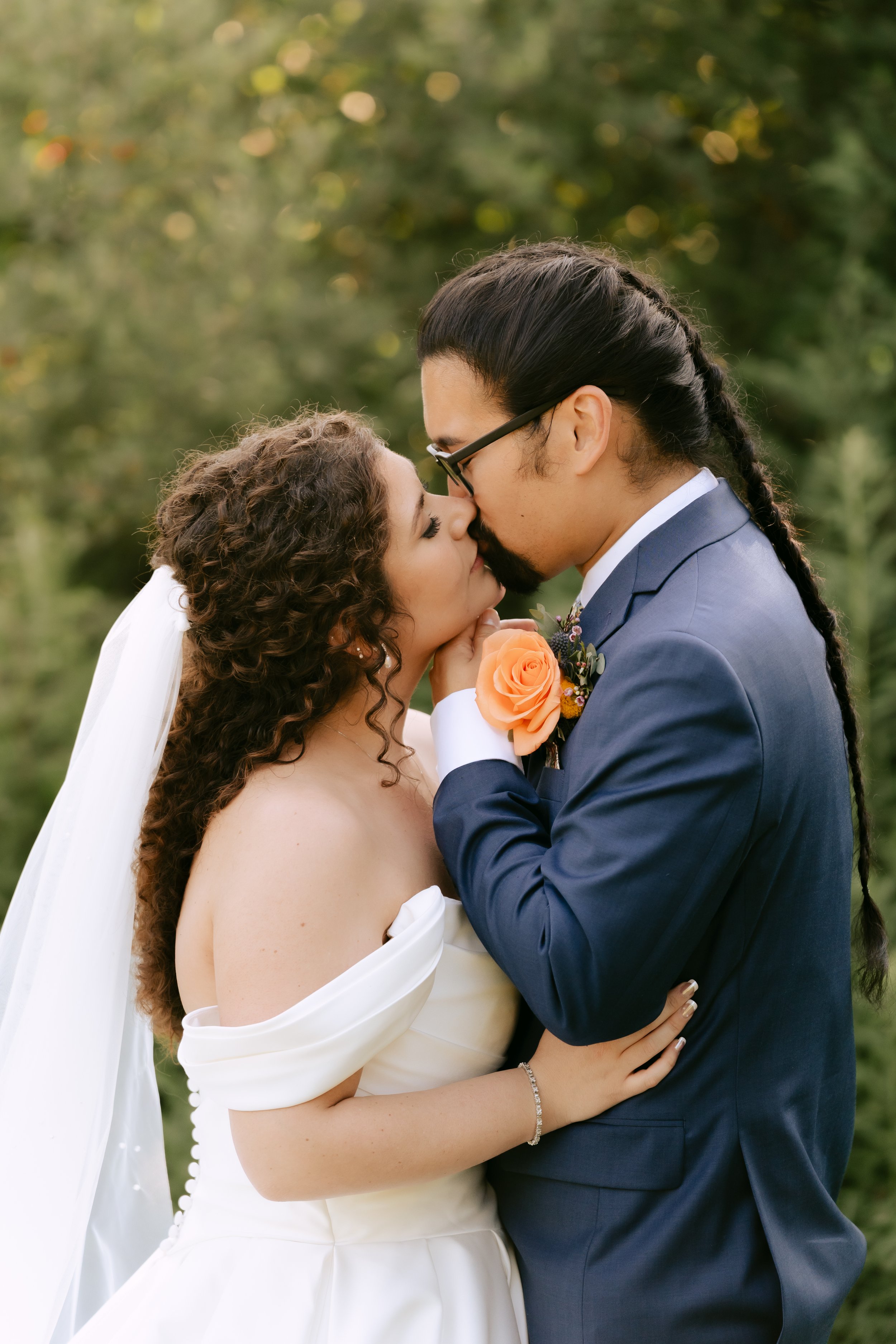 R+C_SyracuseNYWedding_AllynLodgeSkaneateles-06987.jpg