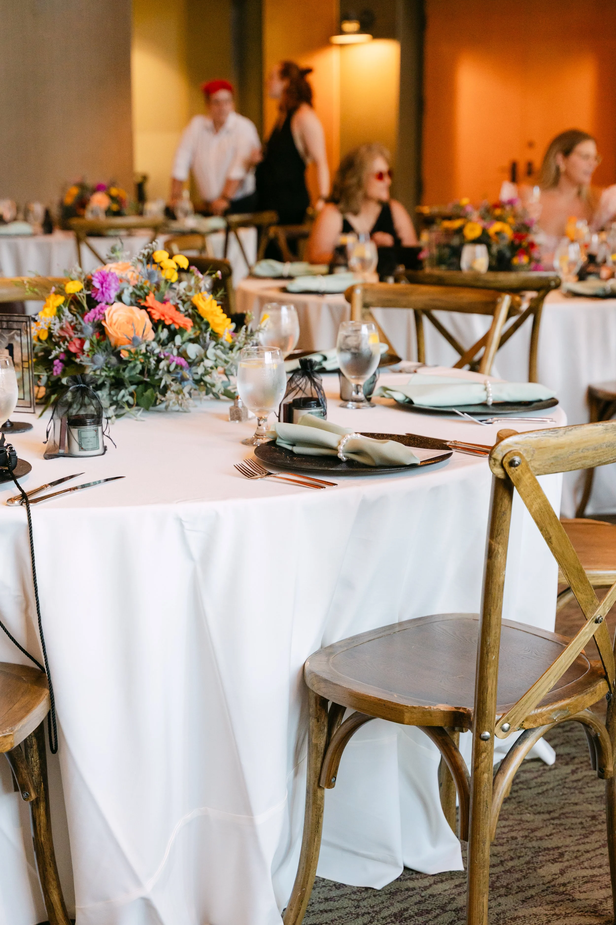 TheLodgeSkaneateles_R+CWedding-05668.jpg