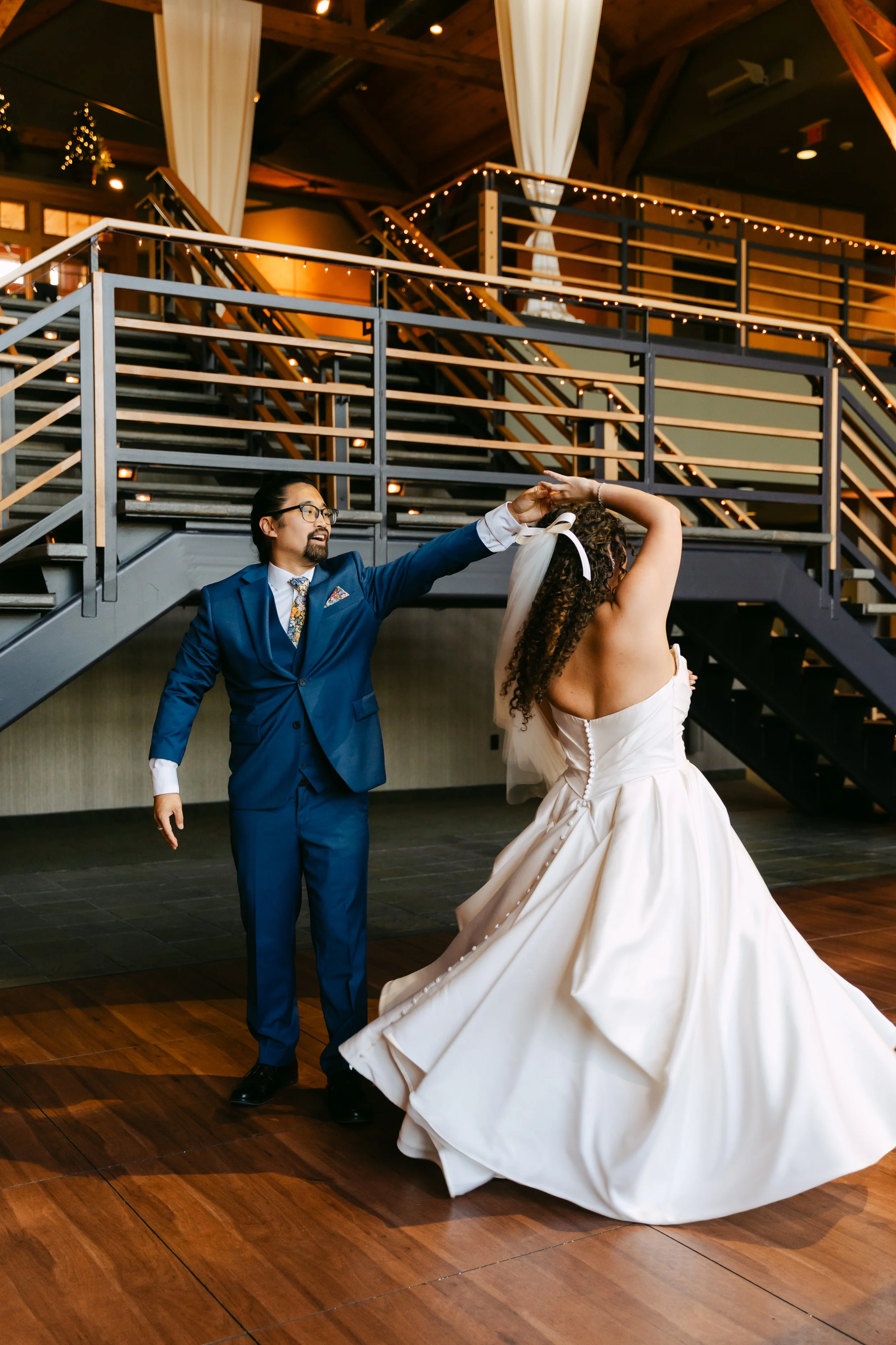 TheLodgeSkaneateles_R+CWedding-06580.jpg