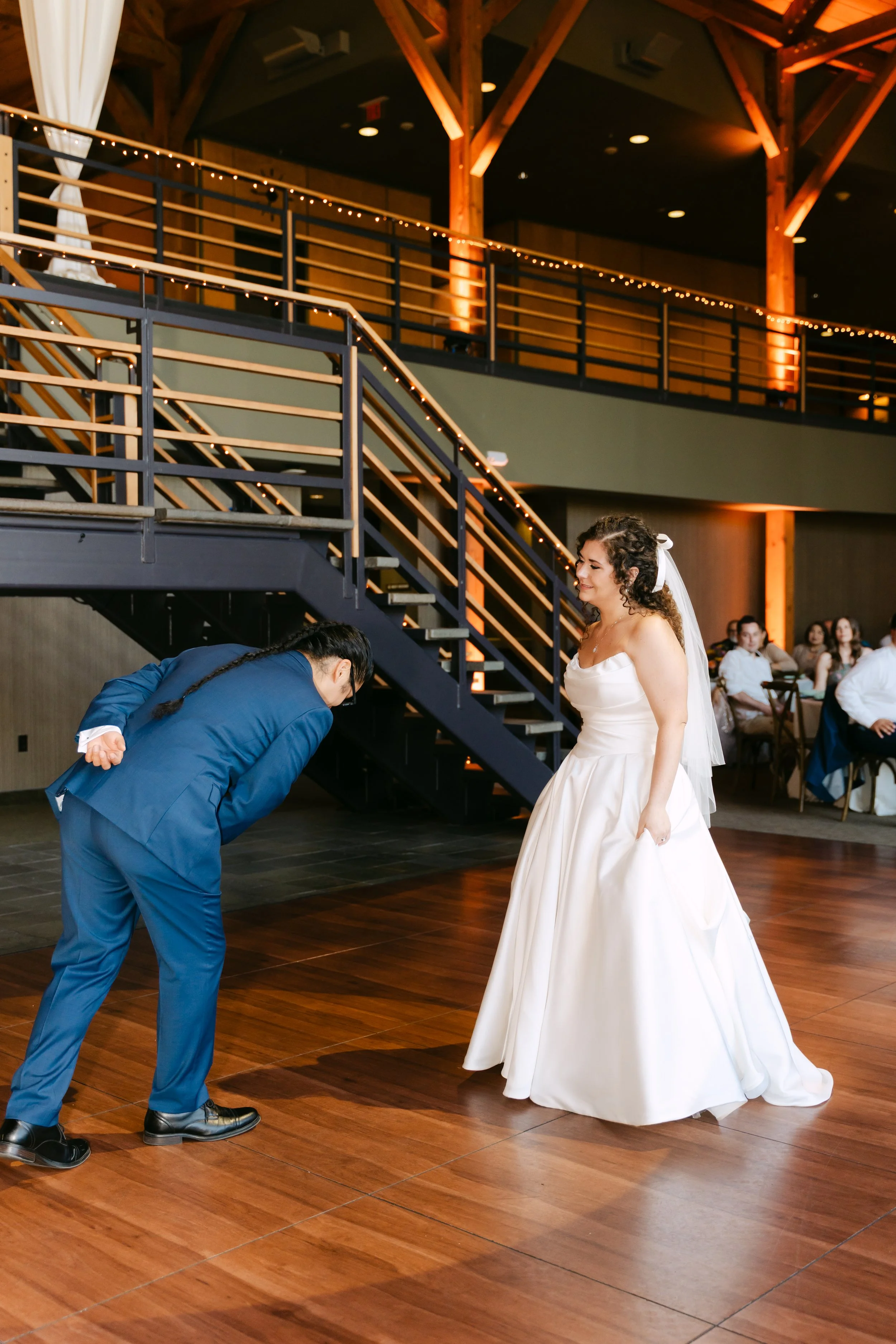 TheLodgeSkaneateles_R+CWedding-06200.jpg