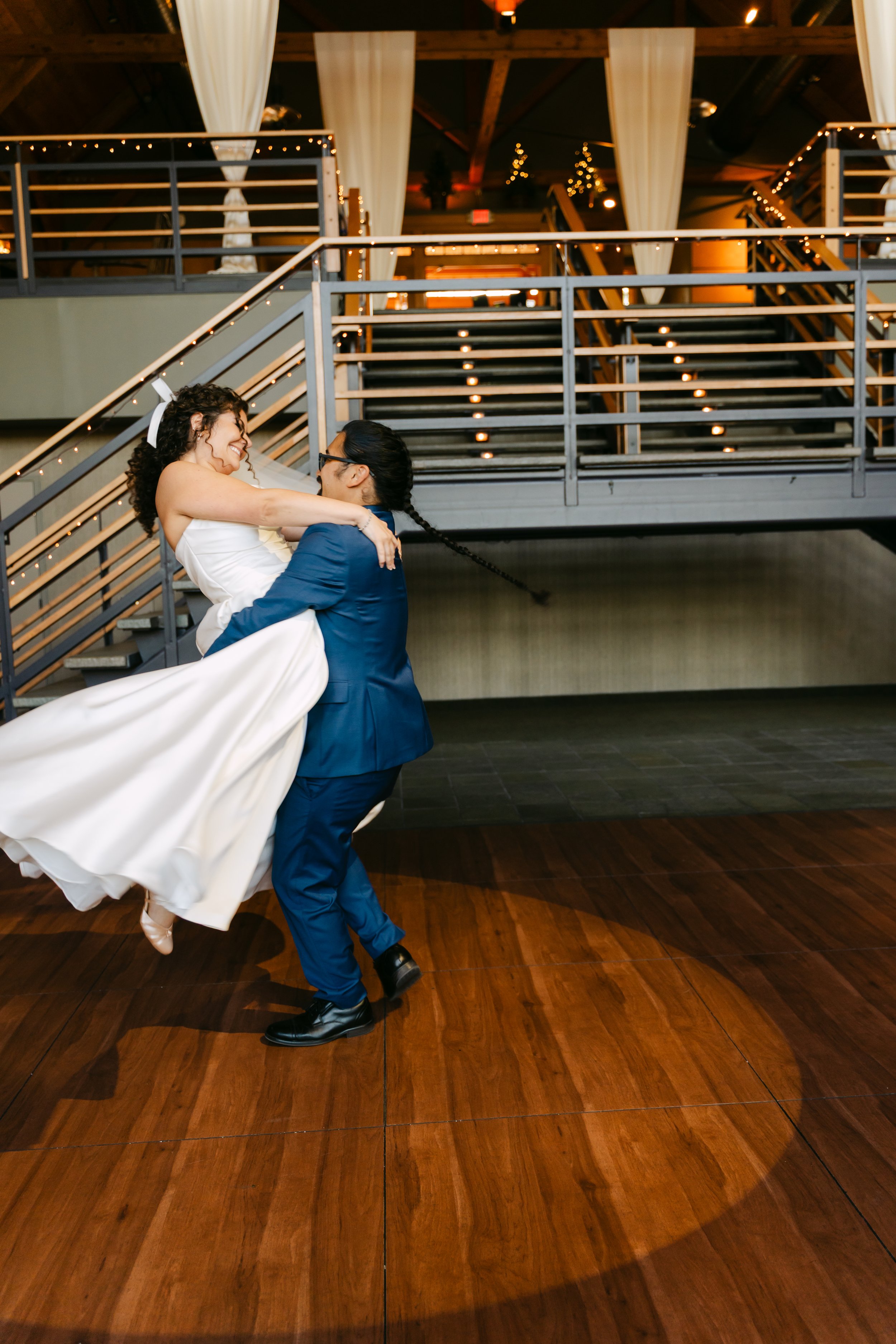 TheLodgeSkaneateles_R+CWedding-06542.jpg