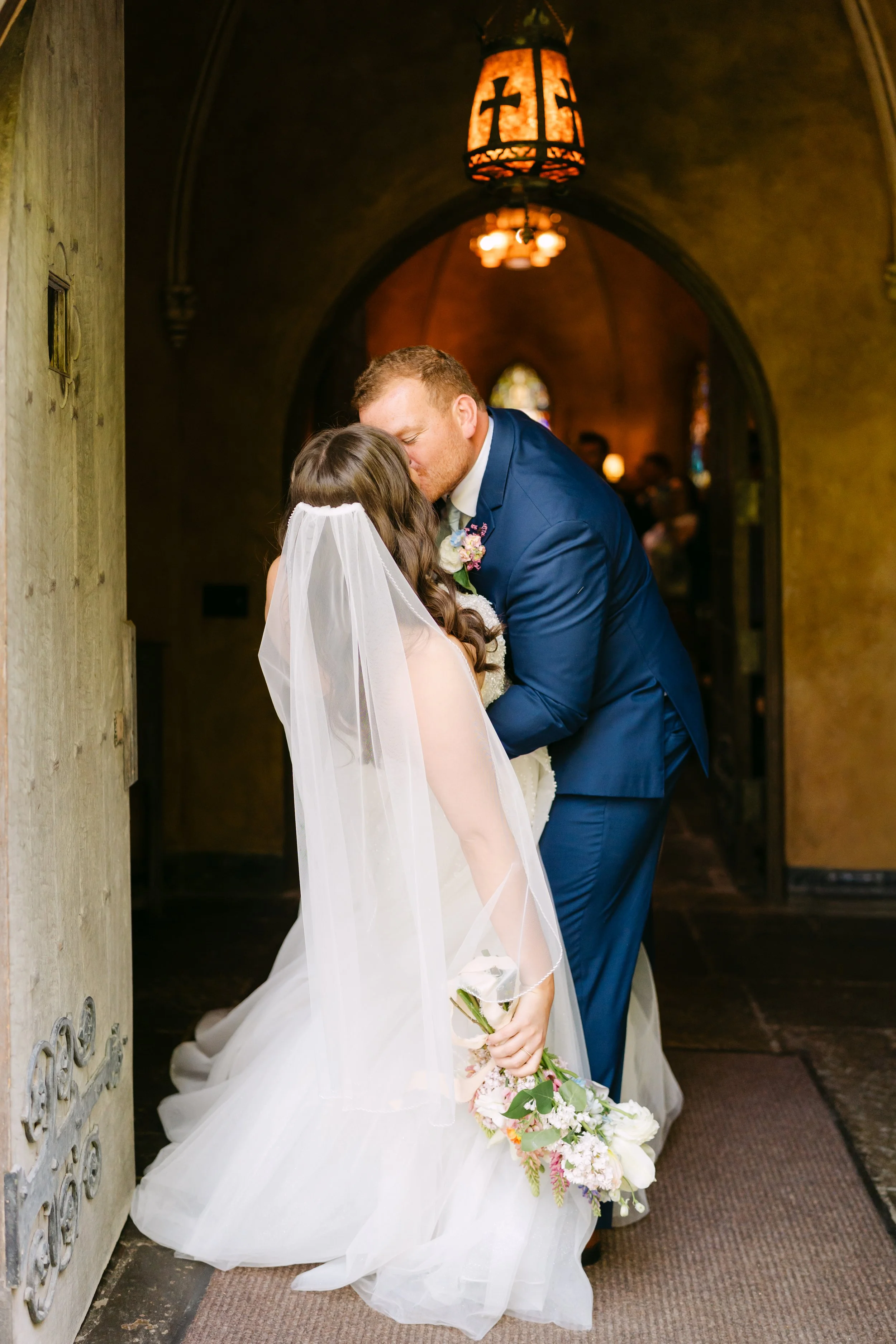 HannahRory-MansionAtKeukaLake-UpstateNYWedding-09015.jpg