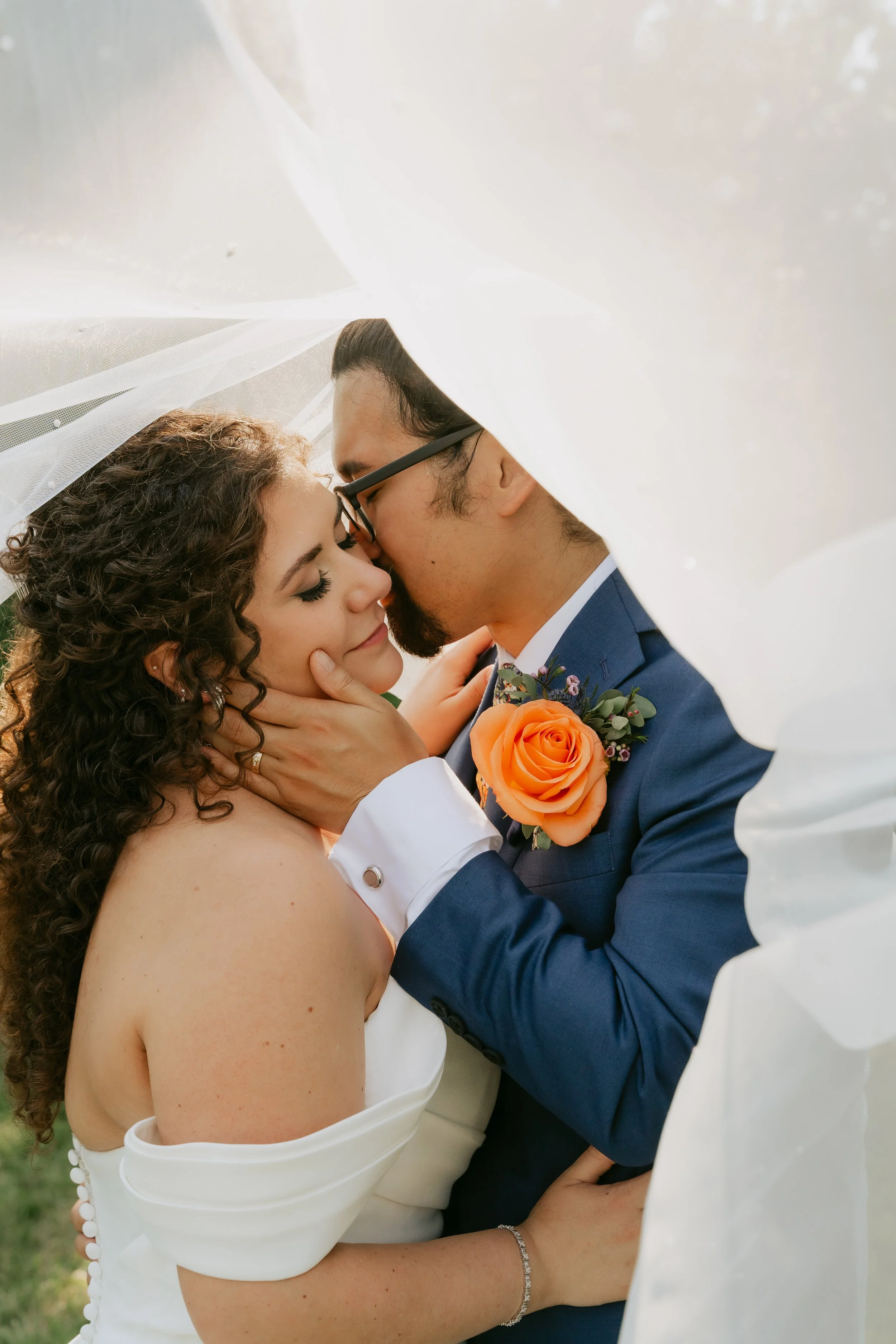 TheLodgeSkaneateles_R%2BCWedding-05563.jpg