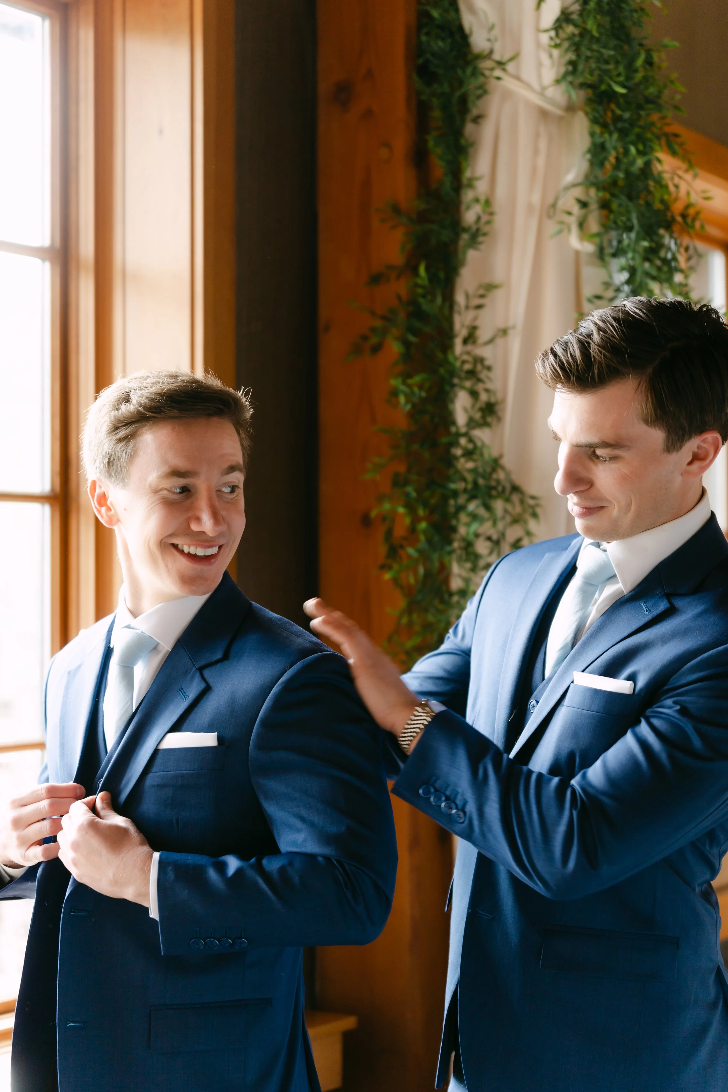 ZimmermanWedding_TheLodgeSkaneatelesNY-083.jpg