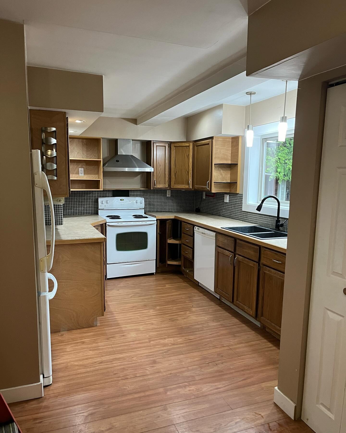 🛠 Steve&rsquo;s Kitchen Demo 🚚

In just 3 hours, Steve from Frank the Ford expertly dismantled a kitchen&mdash;appliances, cabinets, countertops, and backsplash all skillfully removed. Our customer&rsquo;s reaction? &ldquo;There is no one else like