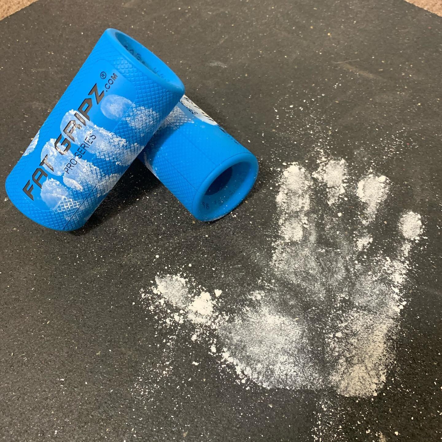 @fatgripz and chalk now @bodyworkgymaltus 💪
&bull;Increased grip strength
&bull;Forearm development
&bull;Stronger bicep contraction 
&bull;
&bull;
&bull;
&bull;
#abs #muscle #instafit #gymlife #fitnessmodel #fitnessmotivation #fitnessaddict #cardio