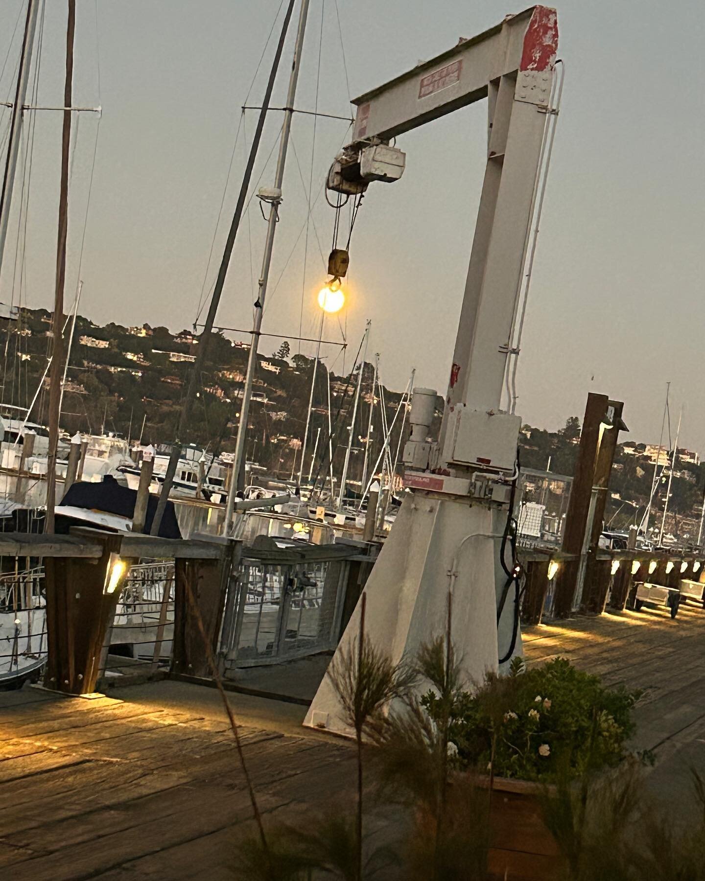 Halloween moon.  Le Garage  #fullmoon #halloween #beautifulnight #sausalito #frenchbistro #bonappetit