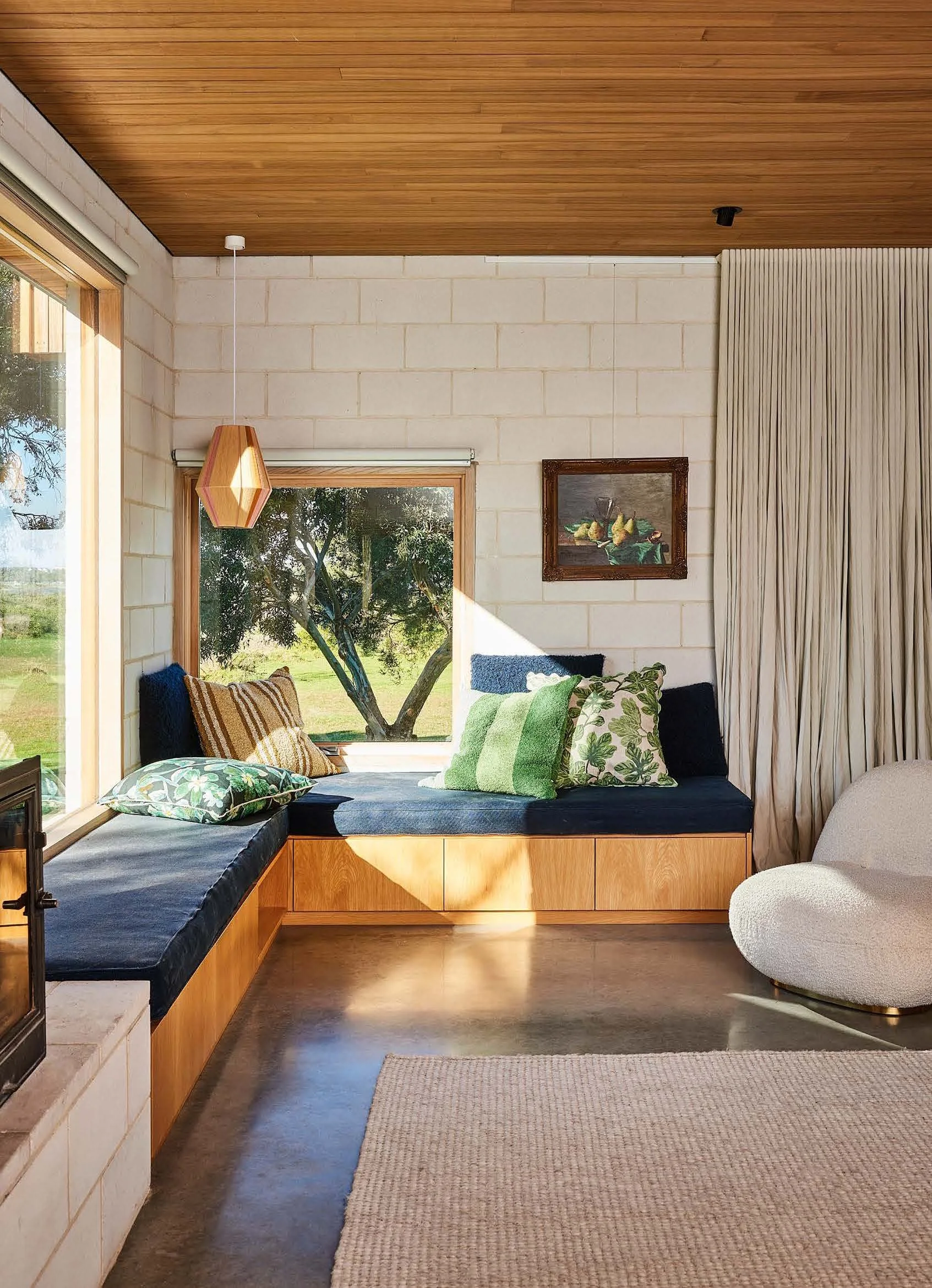 AC2503p094_House Barwon Ceramicist Sophia Legoe_v2.0_Page_3_Image_0002.jpg