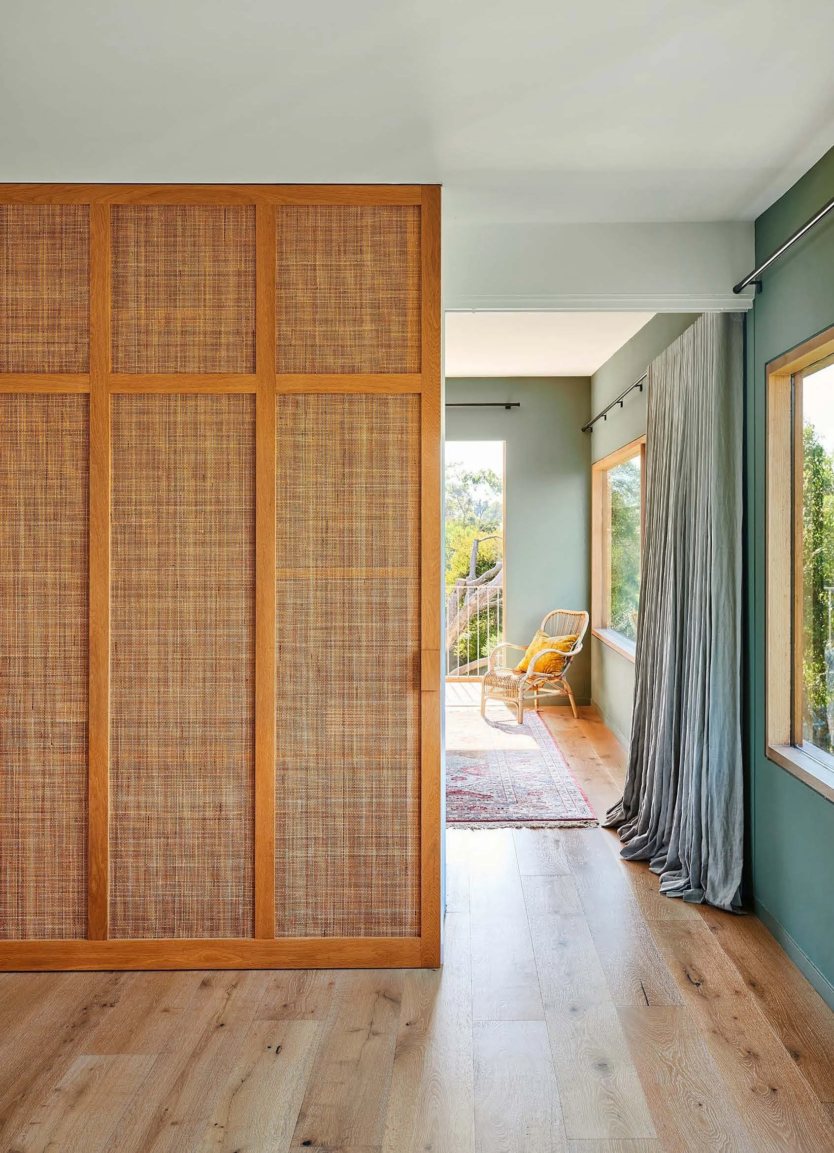 AC2503p094_House Barwon Ceramicist Sophia Legoe_v2.0_Page_4_Image_0003.jpg