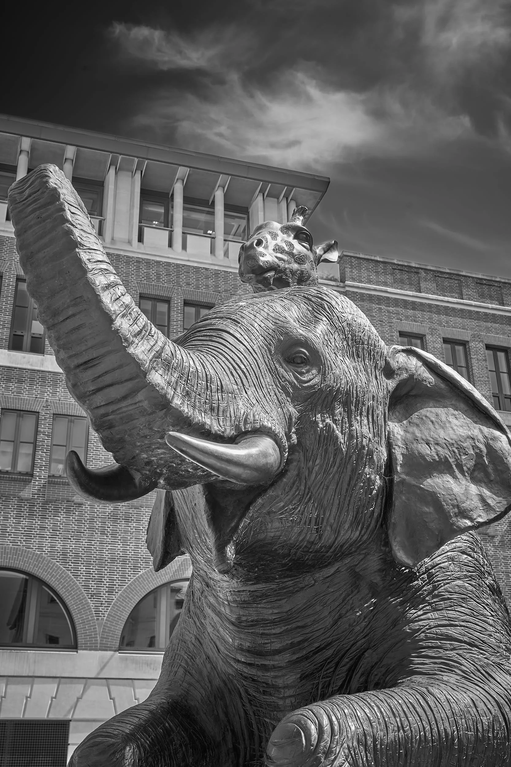 Elephant and Giraffe, Paternoster Sq., London, England