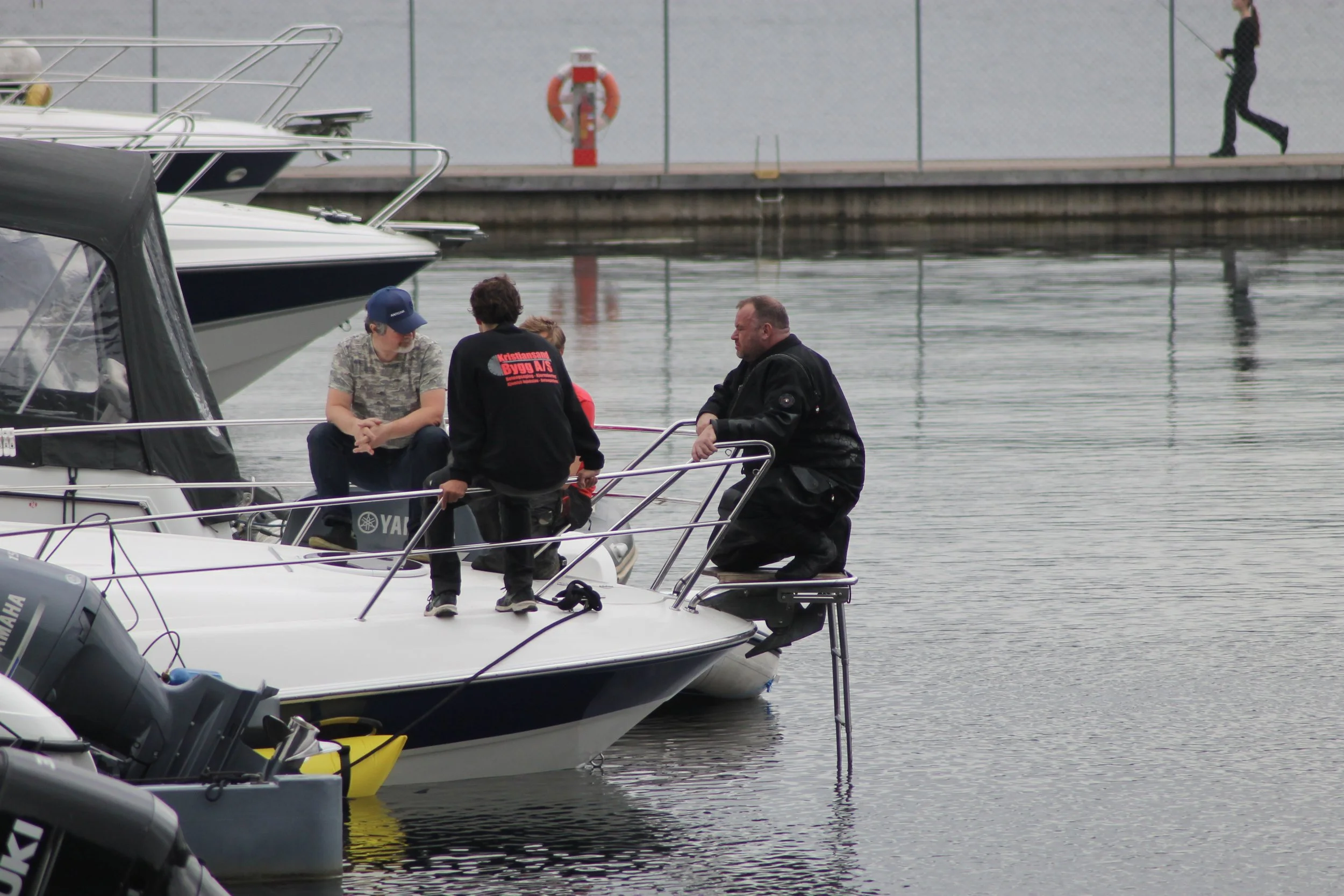 Berging av fritidsbåt Ronsbukta båthavn 27.5.2024.