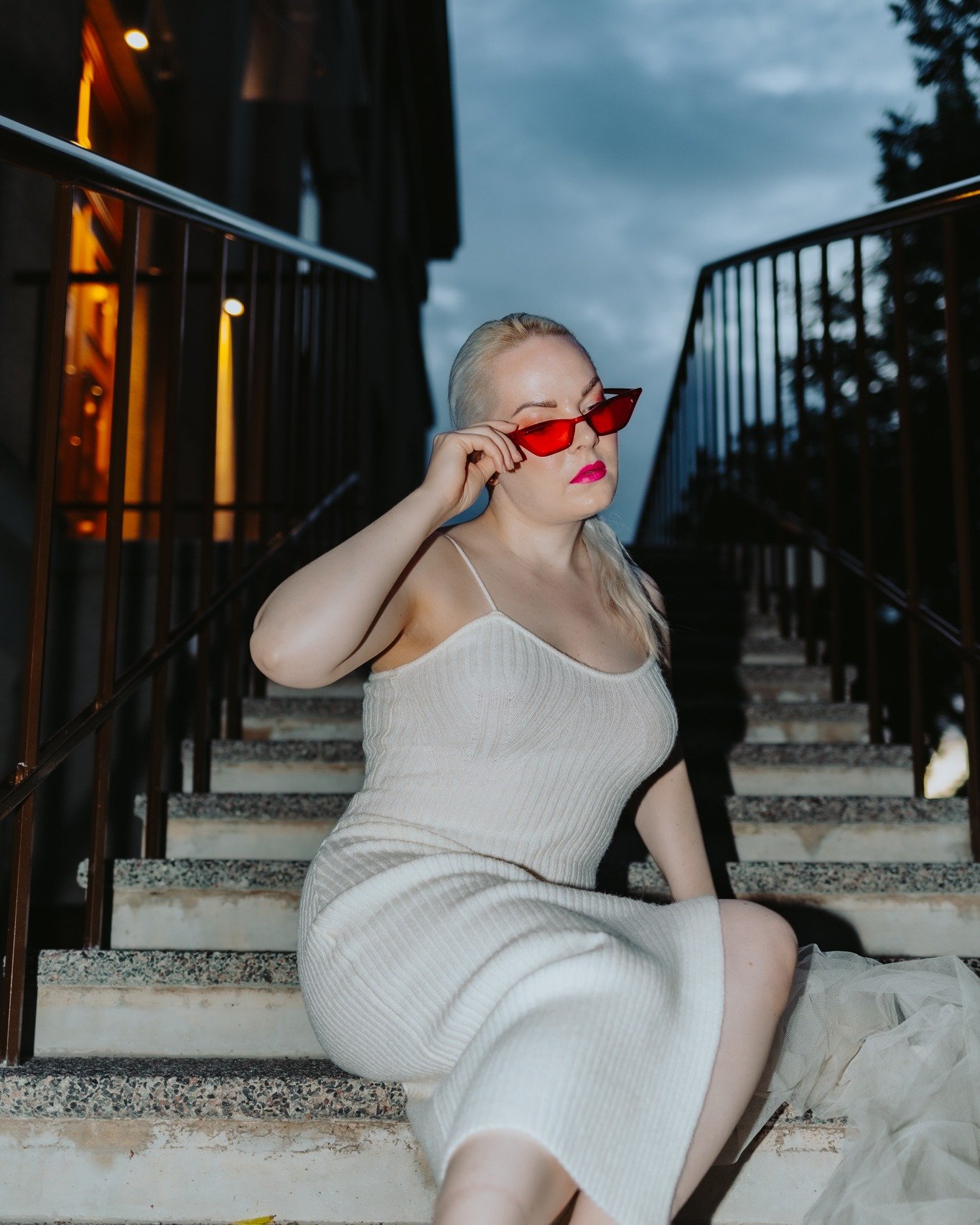 Piilotetut haaveet,
kulkevat mukana

Valokuva kuvausreissulta Tallinnasta
Malli &amp; MUAH: @laurapuntilaartist / @laurapuntila 
Asukokonaisuus koottu yhdess&auml;

#nightphotography #speedlightphotography