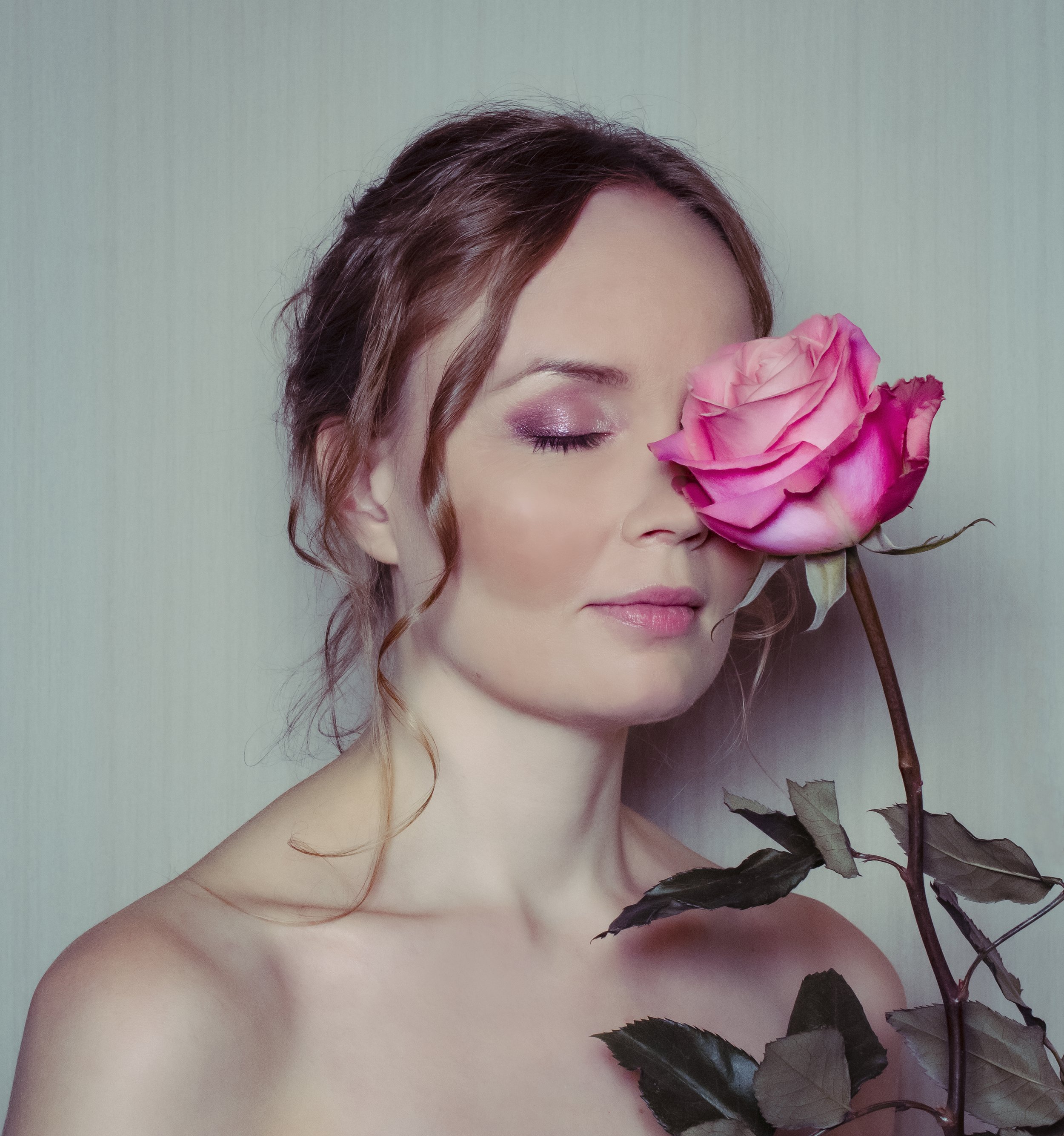 Ruusun kosketus 2021
Kuvassa: Muusikko Annstiina
Instagram: @annstiina