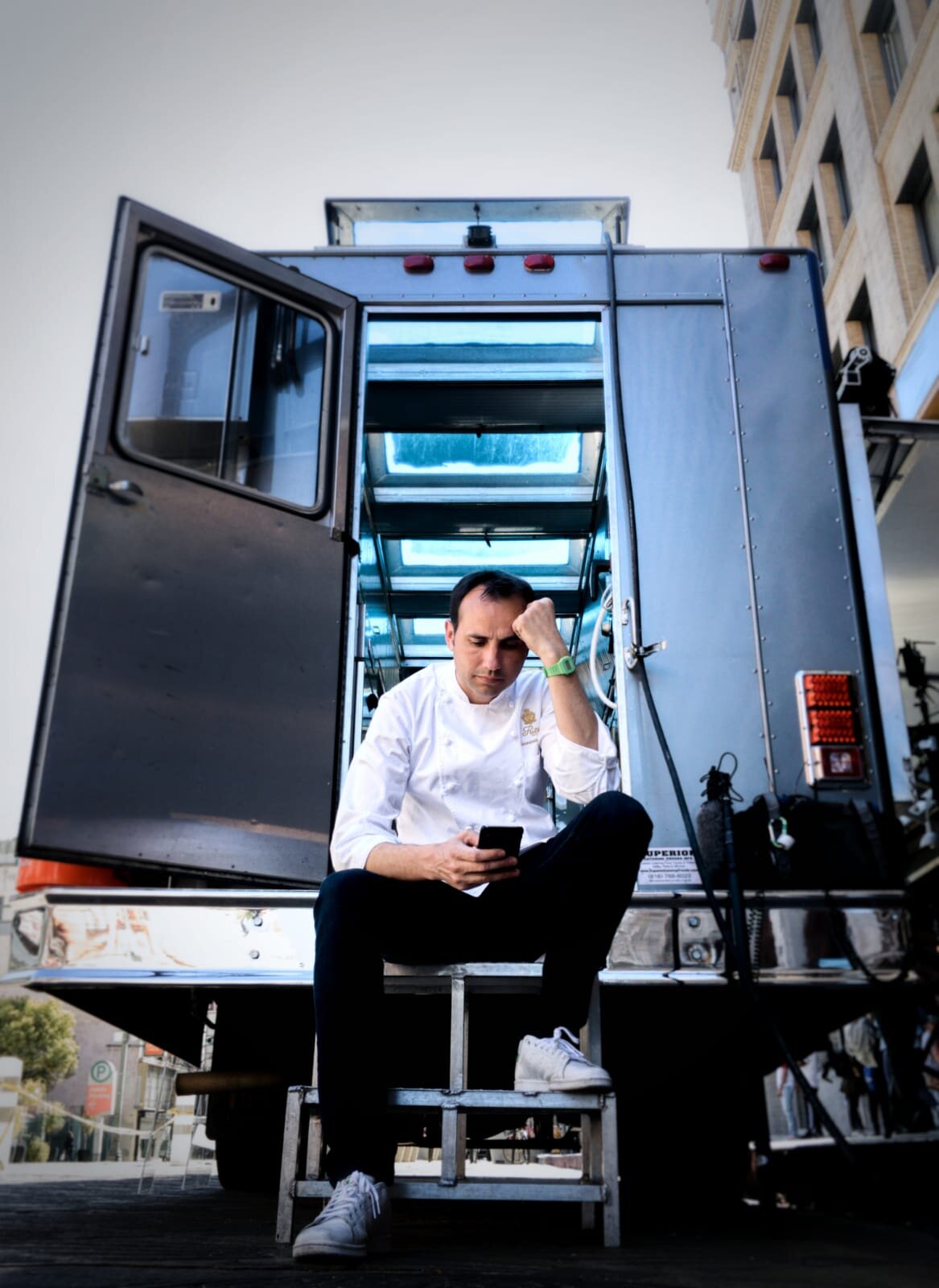 the-chef-in-a-truck-dream-hkcorp-films-eric-nebot-long-series-los-angeles-netflix-documentary-metrage-hook-lab-12.jpeg
