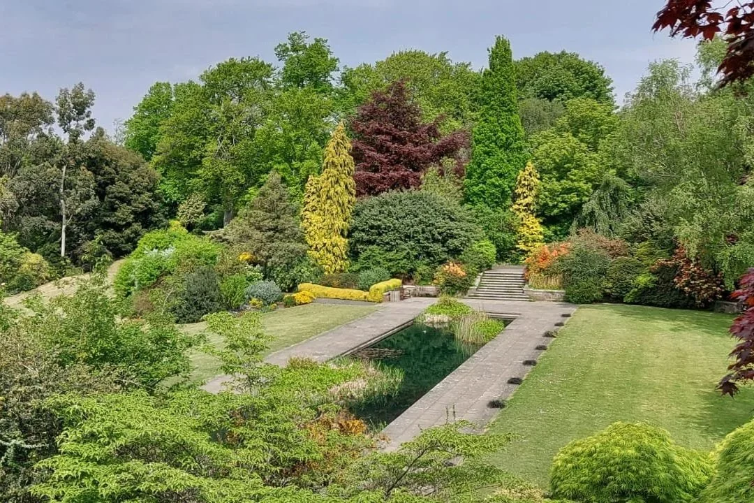 hill+garden+landscape+view.jpg