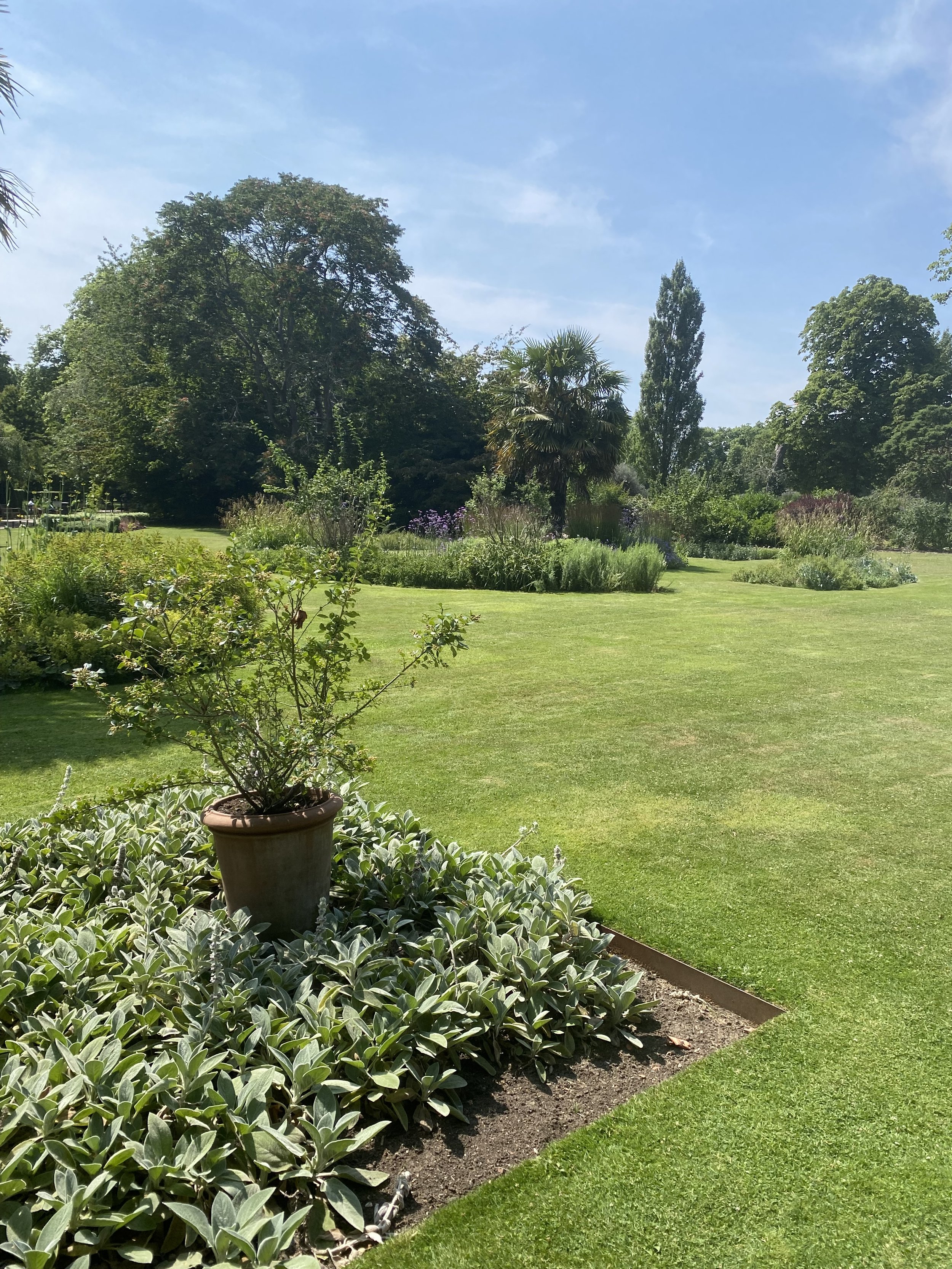 Queens park.jpg